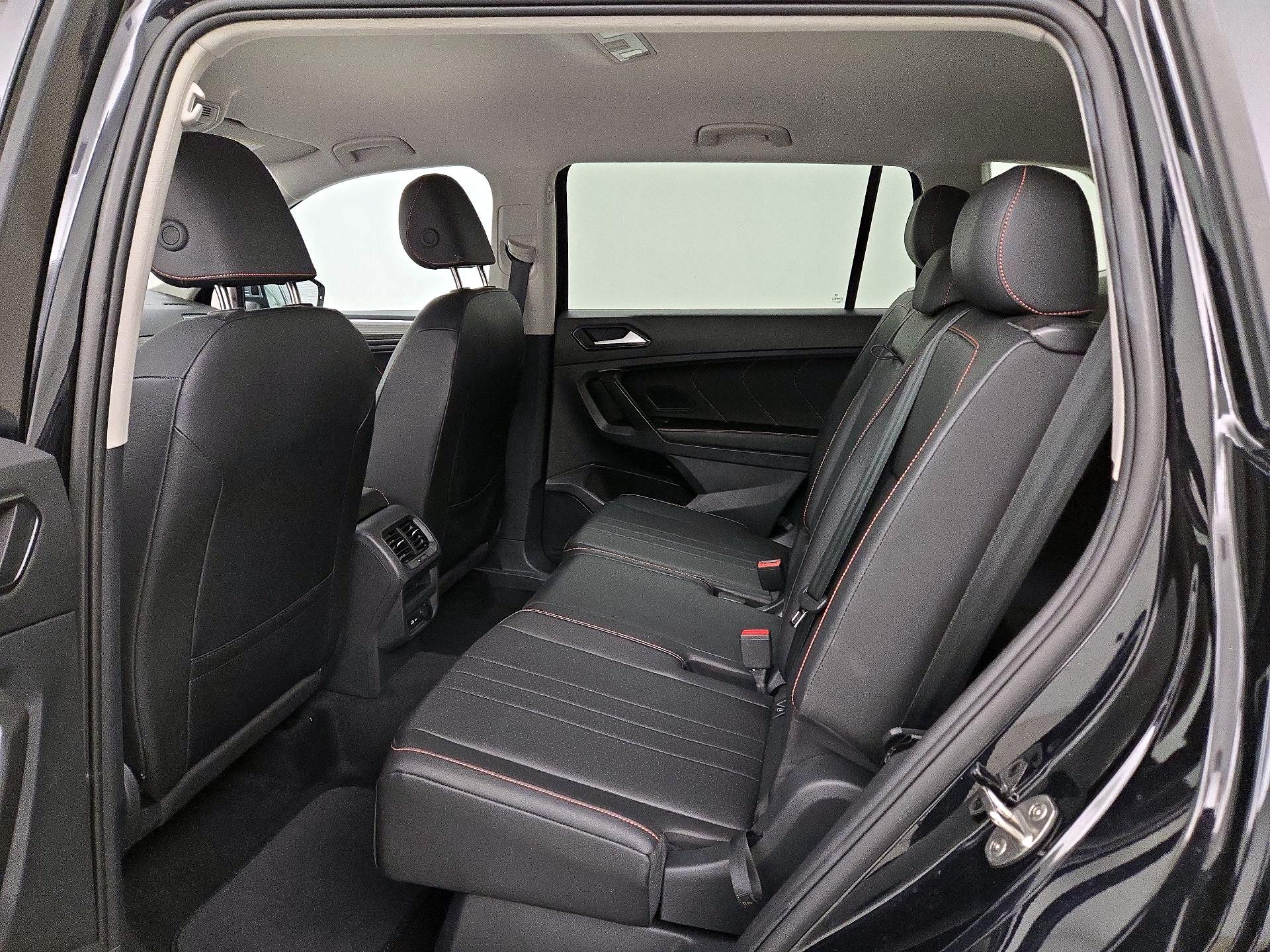 Thumbnail: 2024 Volkswagen Tiguan - 19