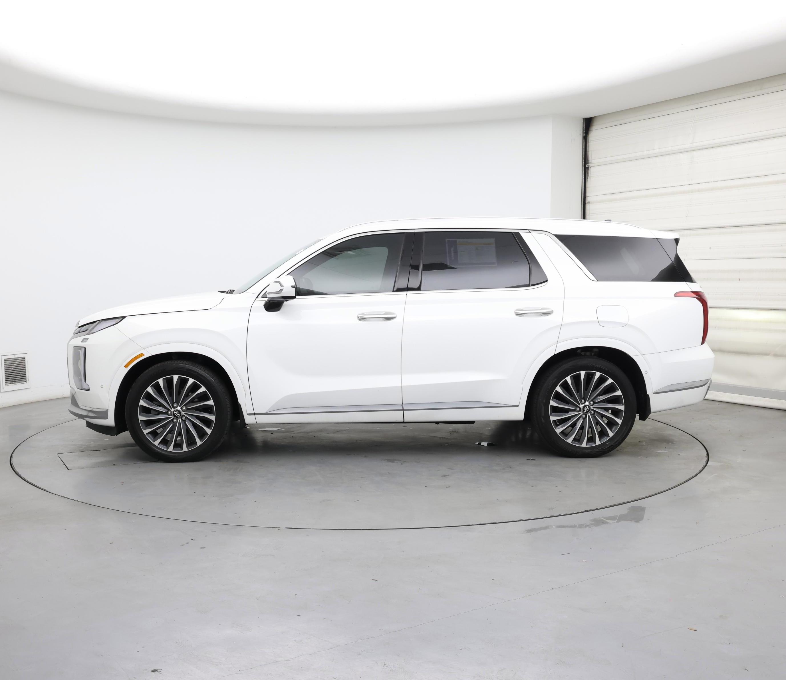 Thumbnail: 2023 Hyundai Palisade - 3