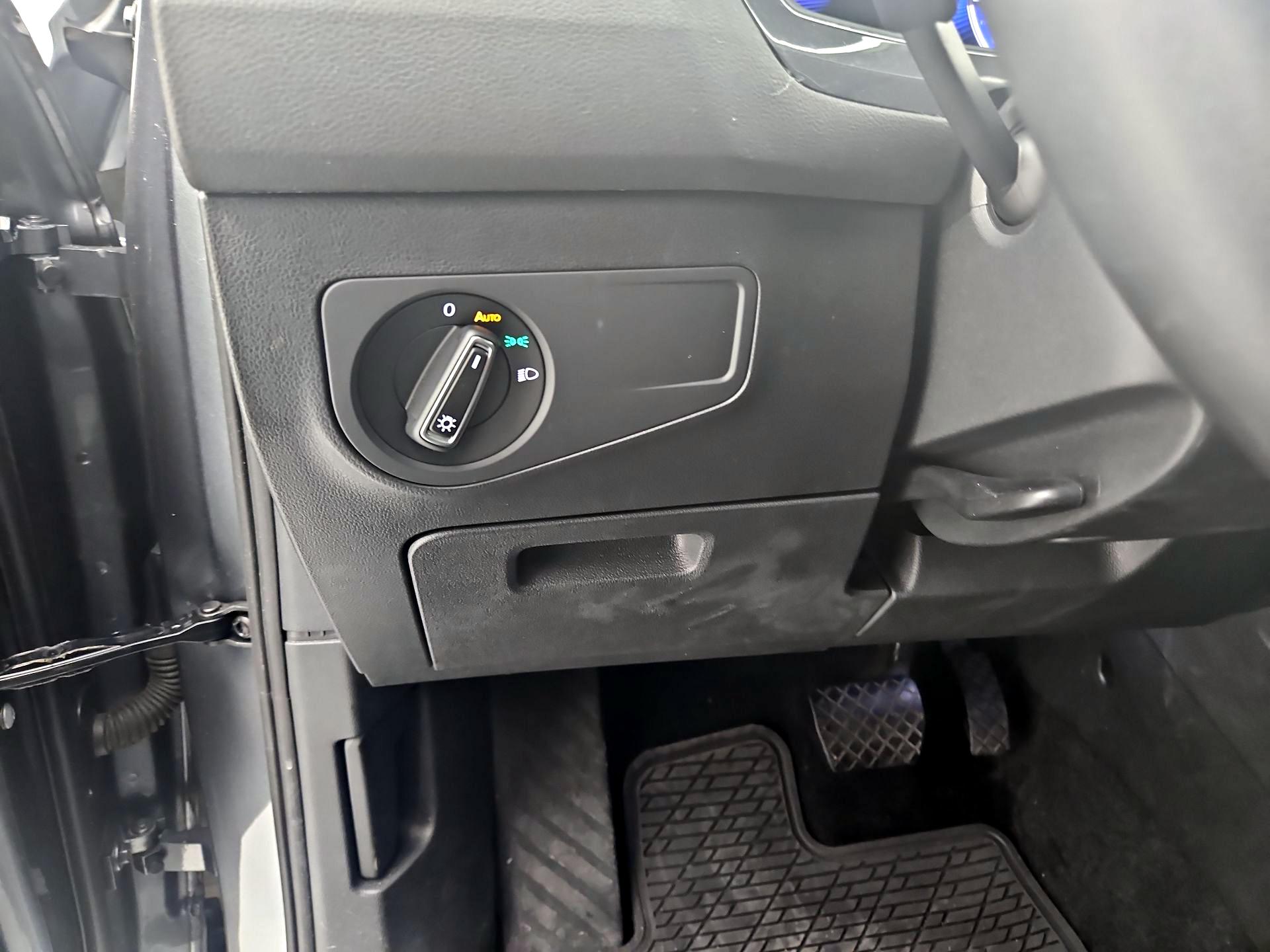 Thumbnail: 2022 Volkswagen Tiguan - 13