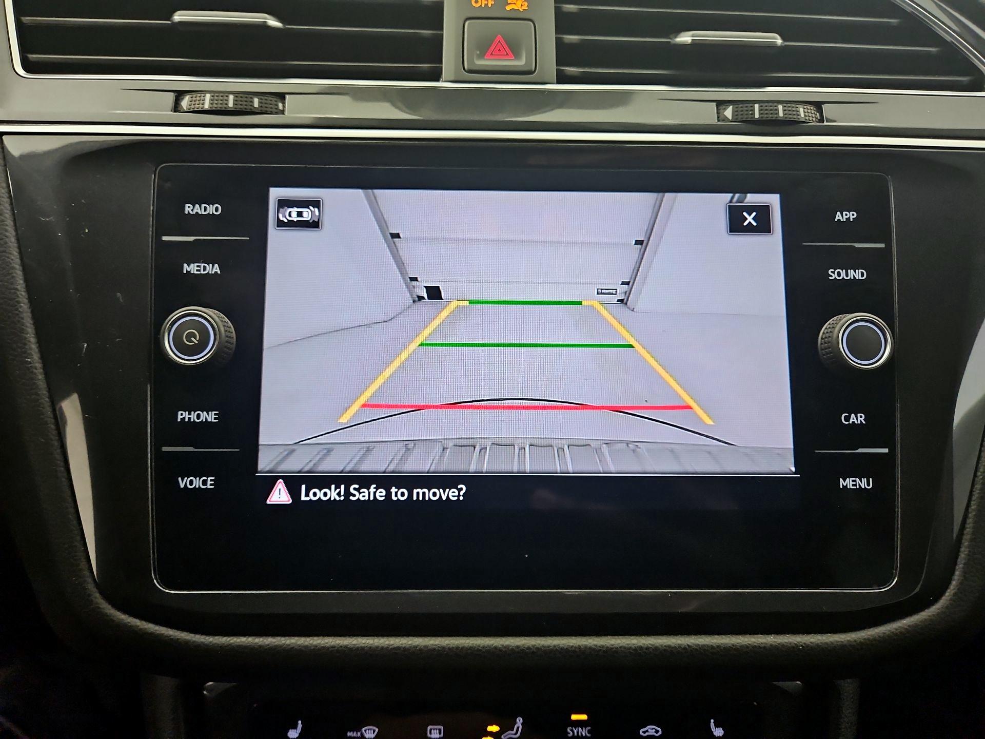 Thumbnail: 2022 Volkswagen Tiguan - 15