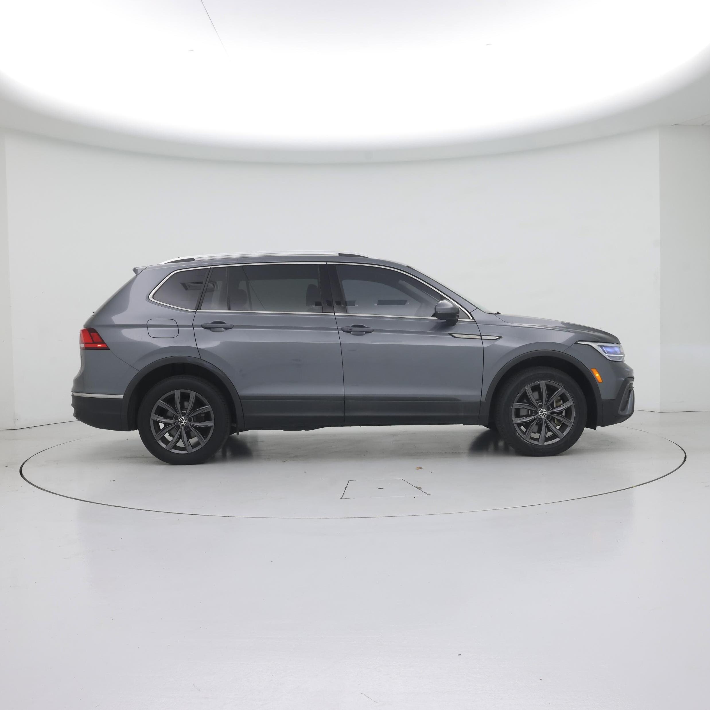 Thumbnail: 2022 Volkswagen Tiguan - 7