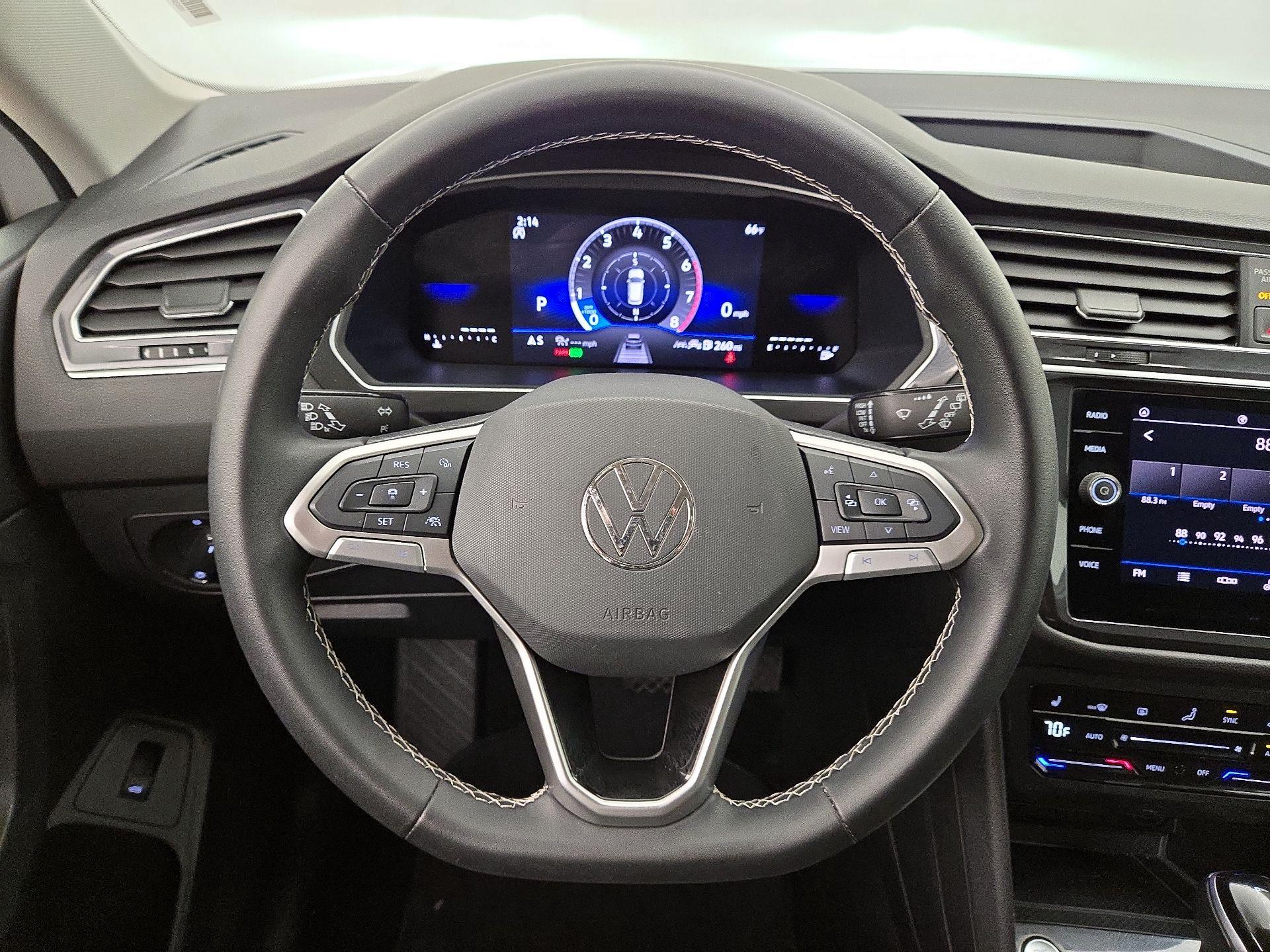 Thumbnail: 2024 Volkswagen Tiguan - 10