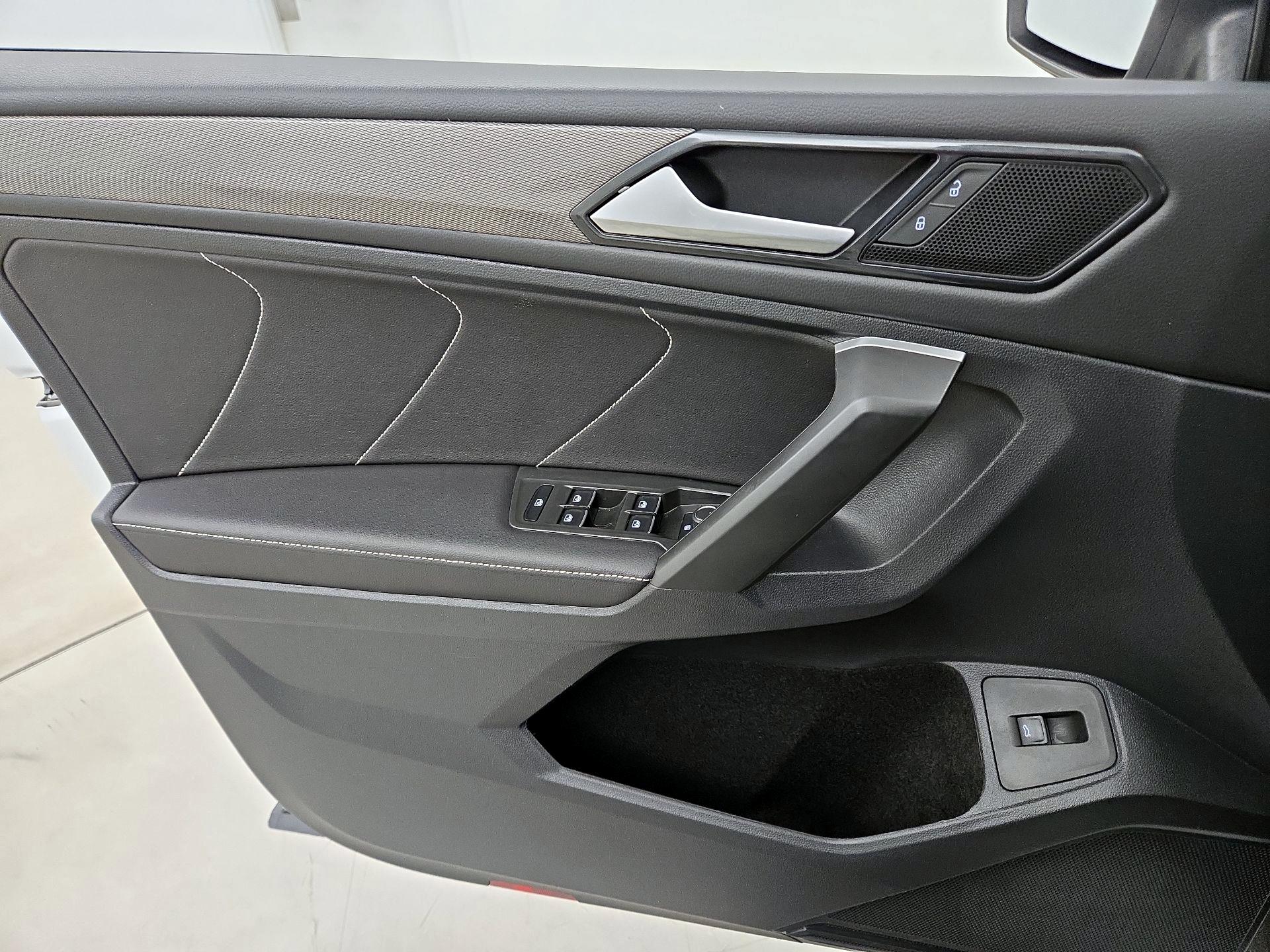 Thumbnail: 2024 Volkswagen Tiguan - 12