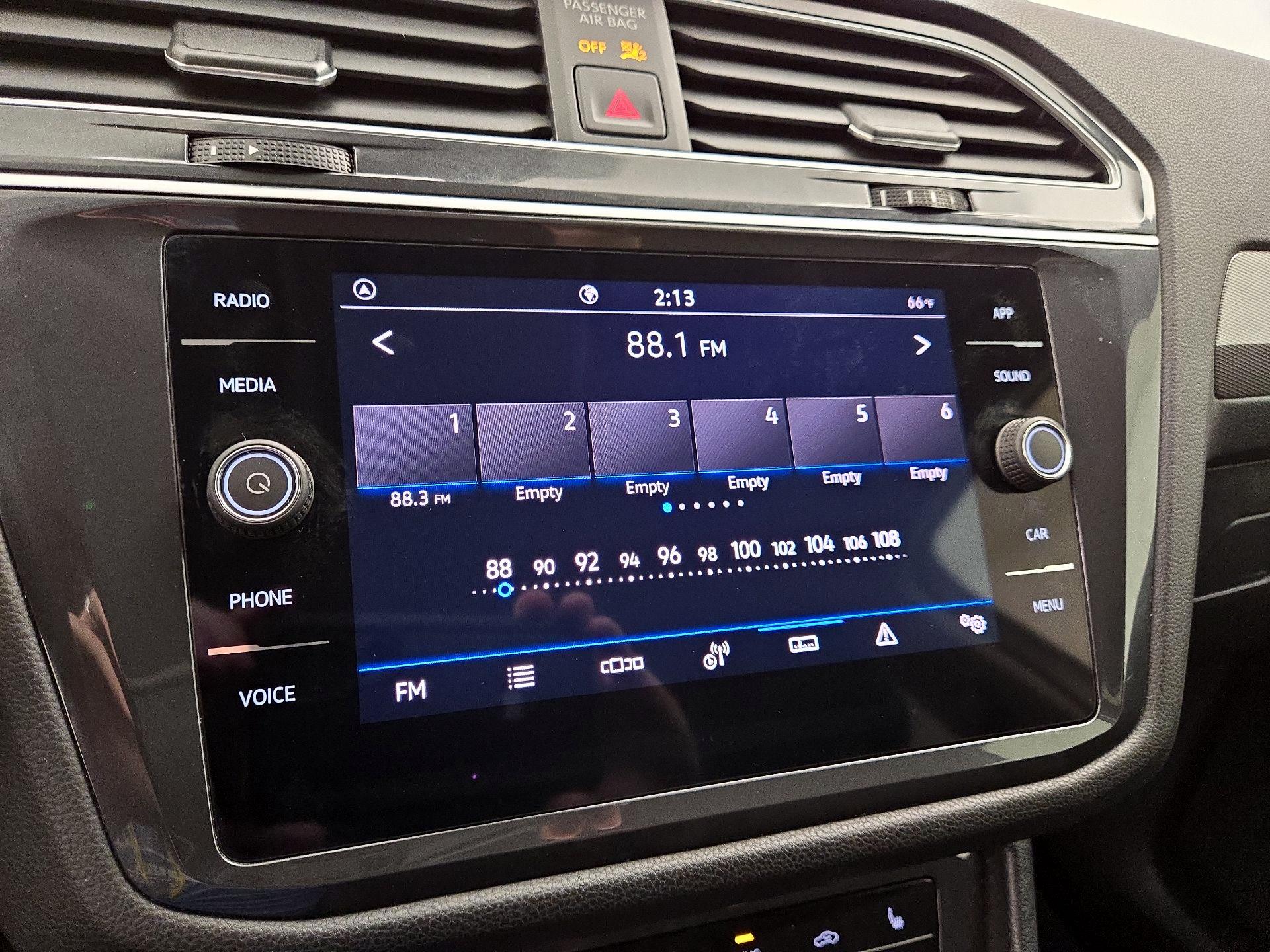 Thumbnail: 2024 Volkswagen Tiguan - 15