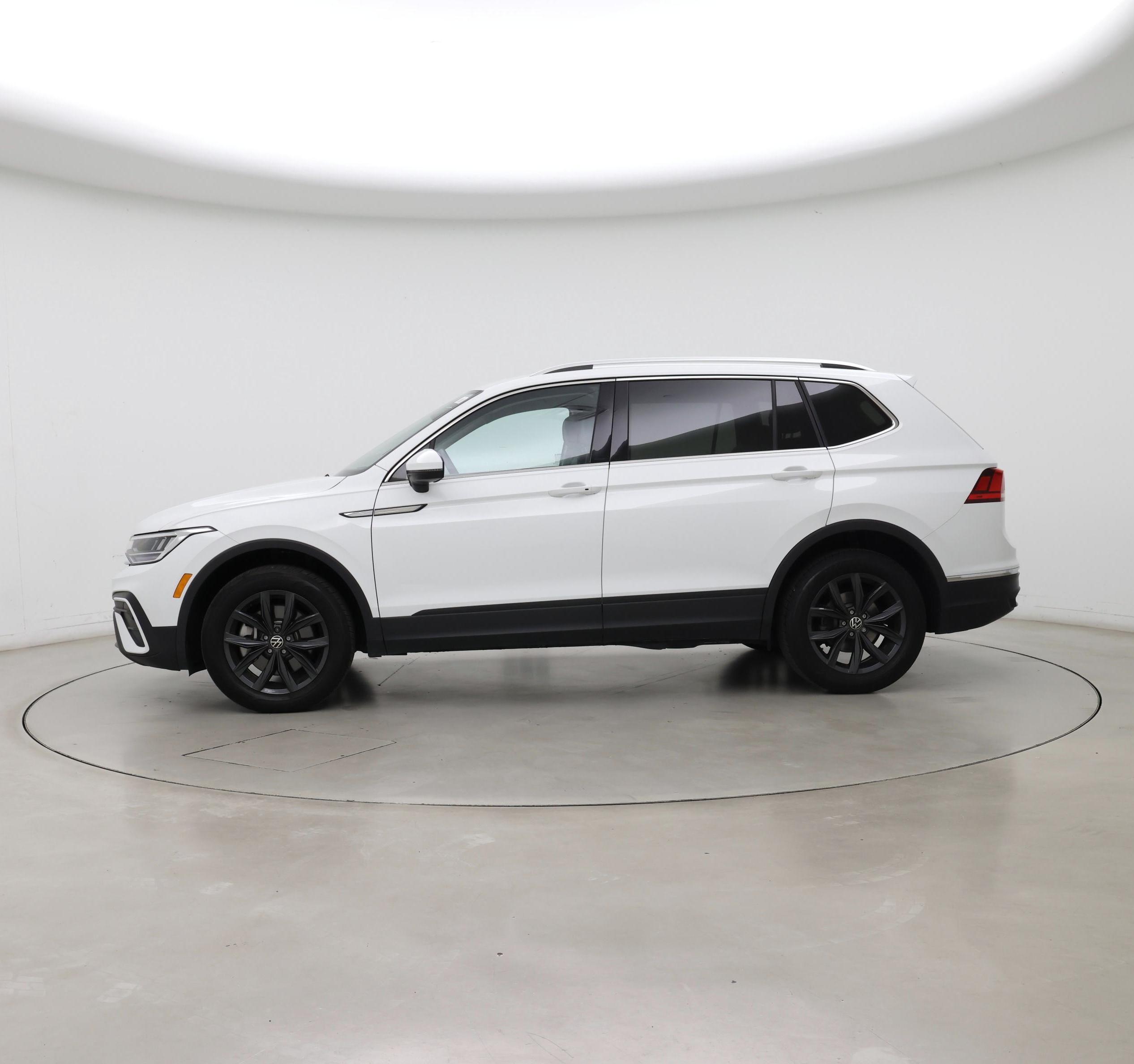 Thumbnail: 2024 Volkswagen Tiguan - 3