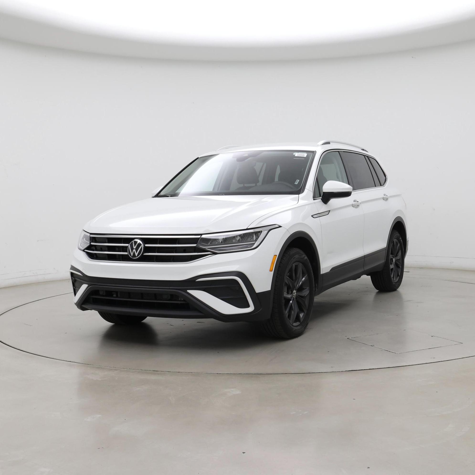 Thumbnail: 2024 Volkswagen Tiguan - 4