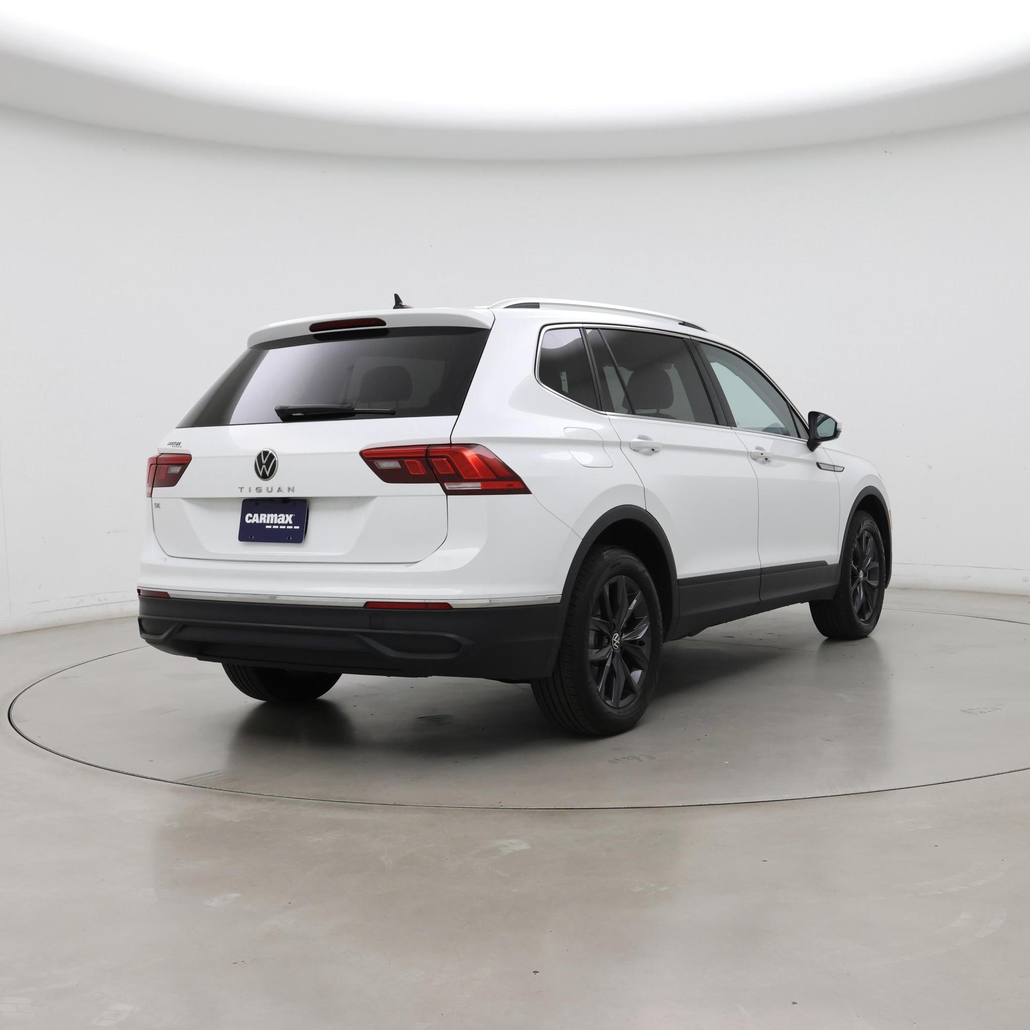 Thumbnail: 2024 Volkswagen Tiguan - 8