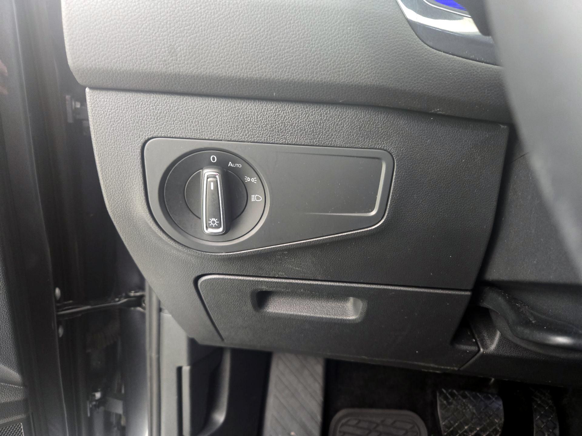 Thumbnail: 2022 Volkswagen Tiguan - 13