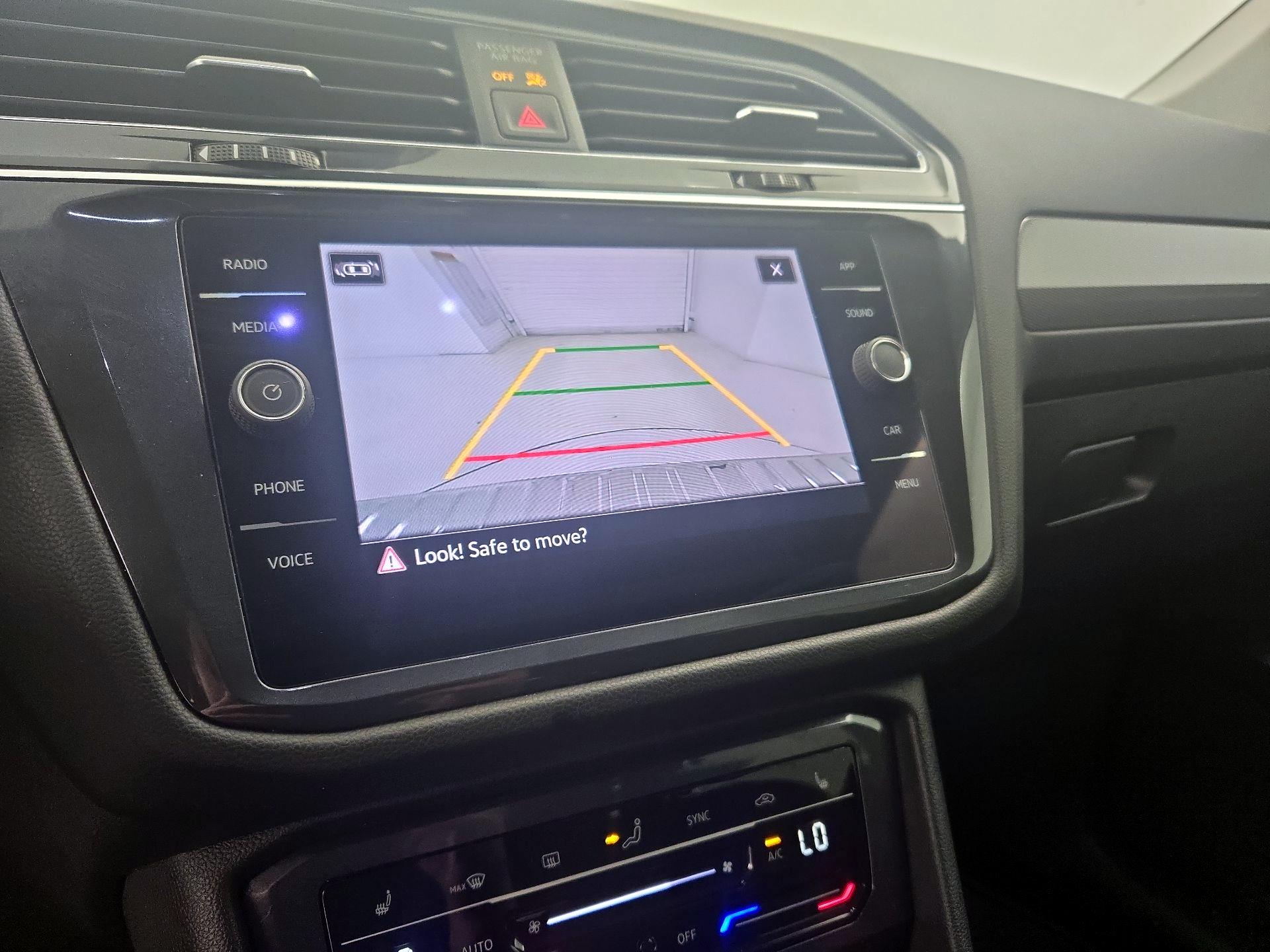 Thumbnail: 2022 Volkswagen Tiguan - 14