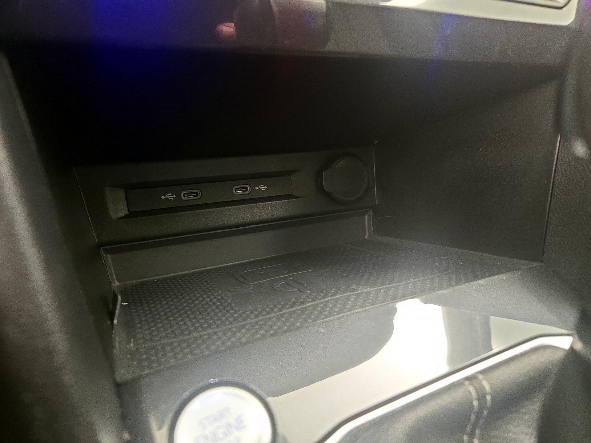 Thumbnail: 2022 Volkswagen Tiguan - 18