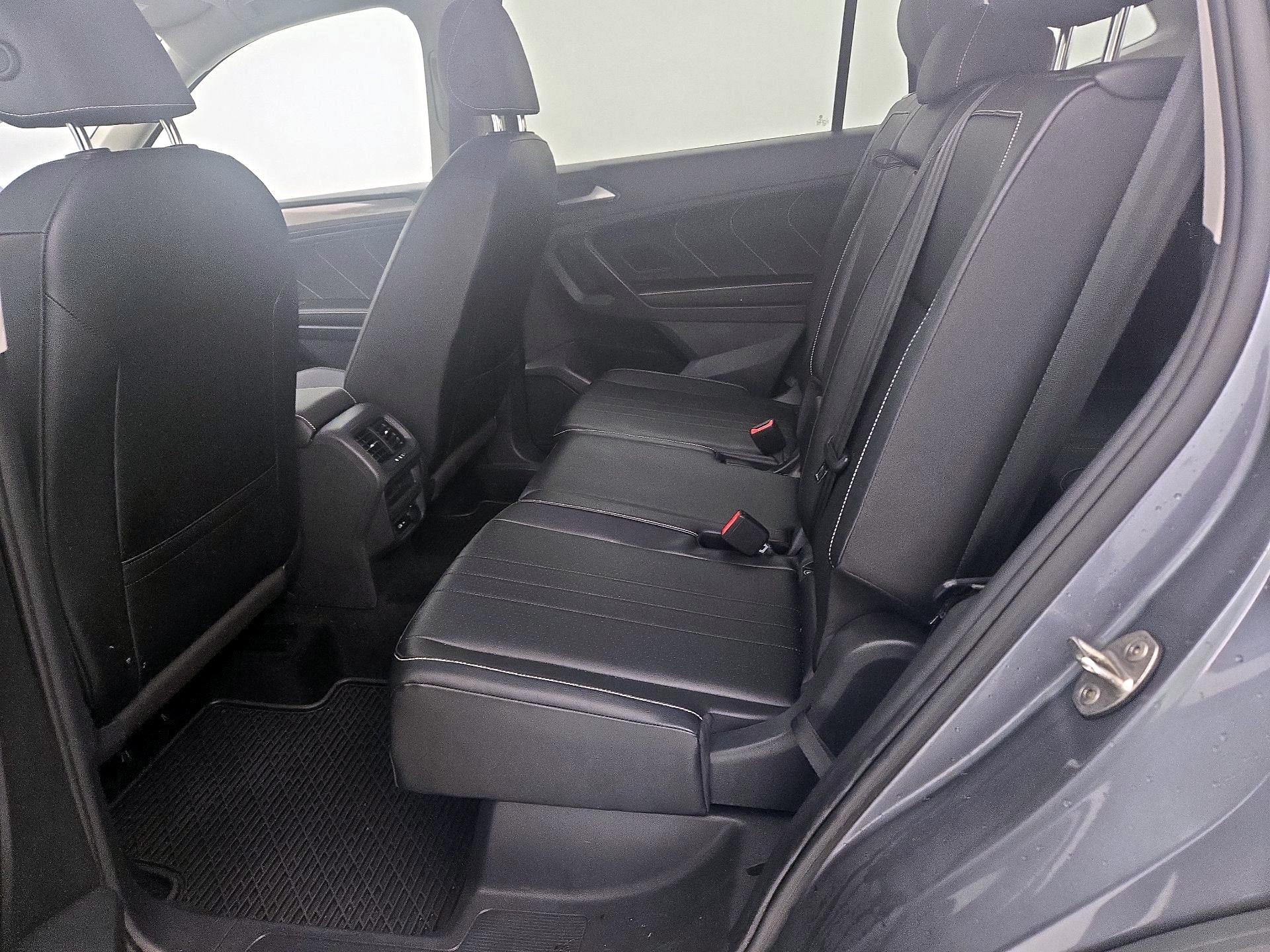 Thumbnail: 2022 Volkswagen Tiguan - 19