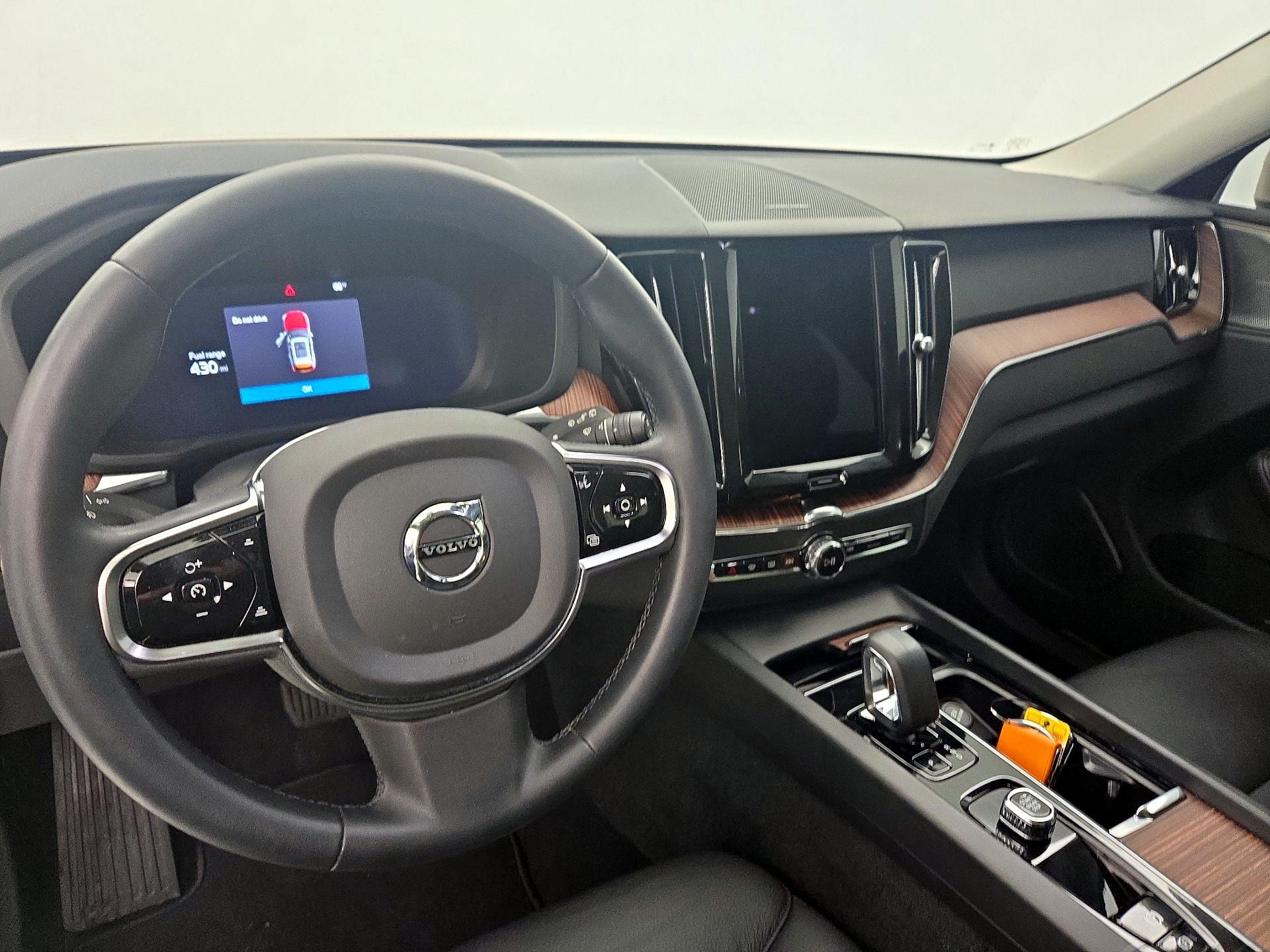 Thumbnail: 2023 Volvo XC60 - 9