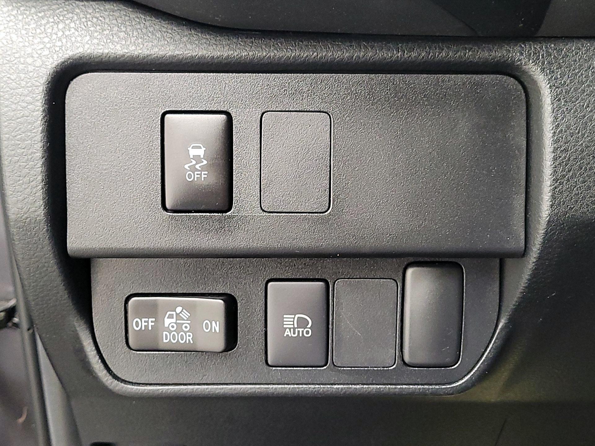 Thumbnail: 2023 Toyota Tacoma - 13