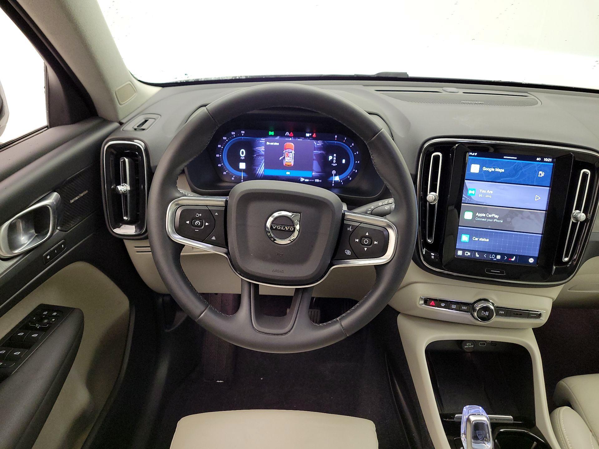 Thumbnail: 2024 Volvo XC40 - 10