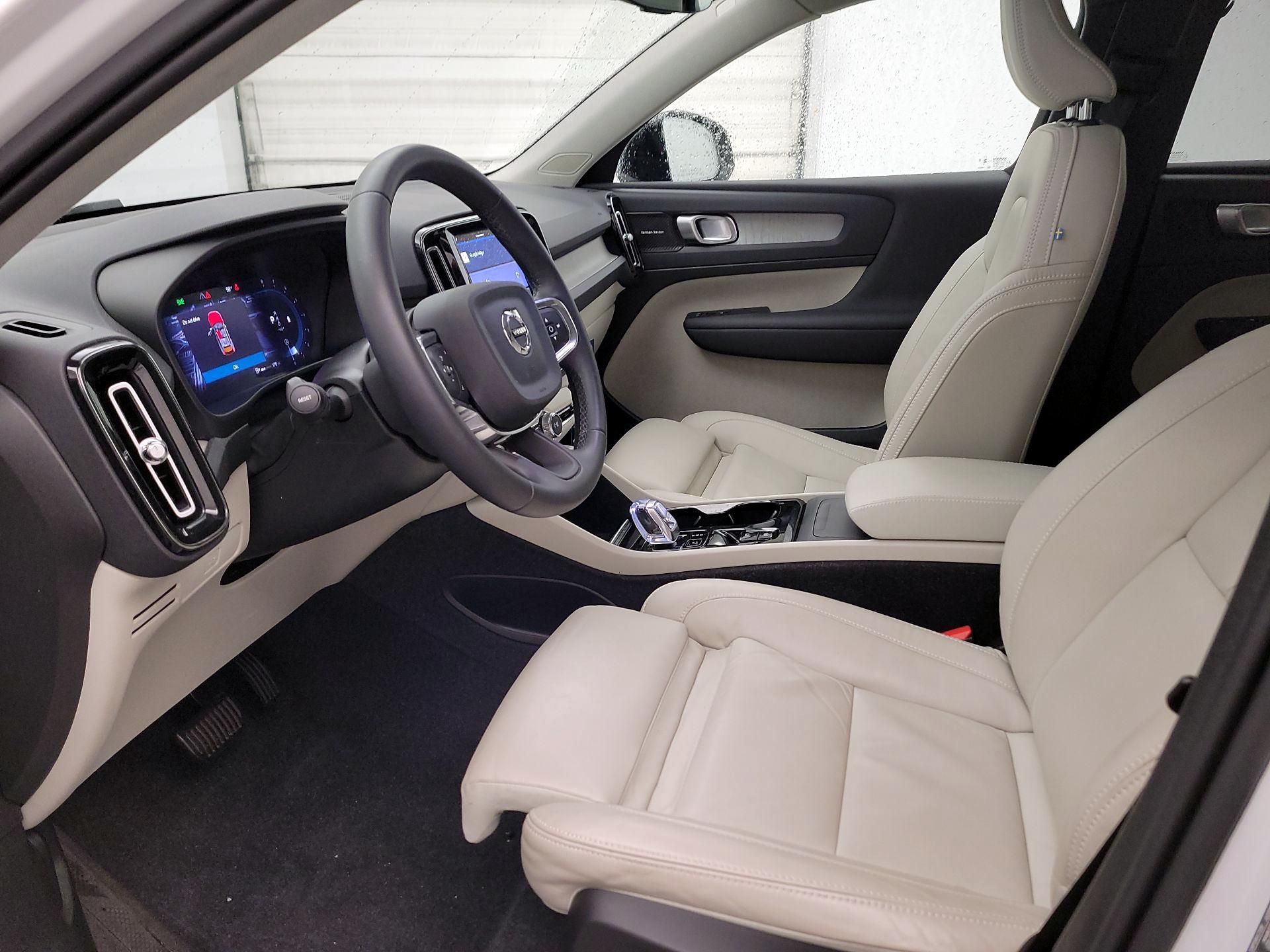 Thumbnail: 2024 Volvo XC40 - 11