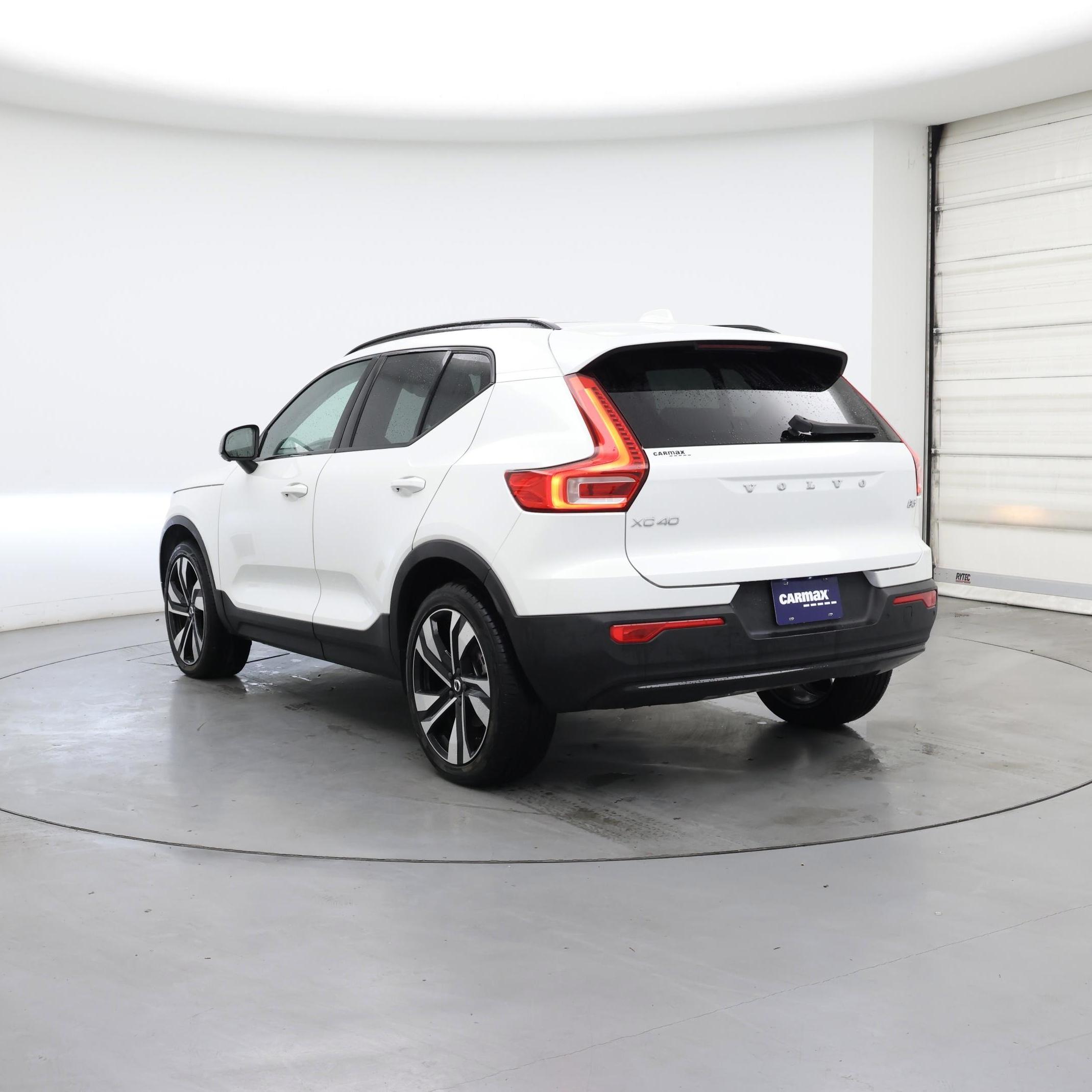 Thumbnail: 2024 Volvo XC40 - 2