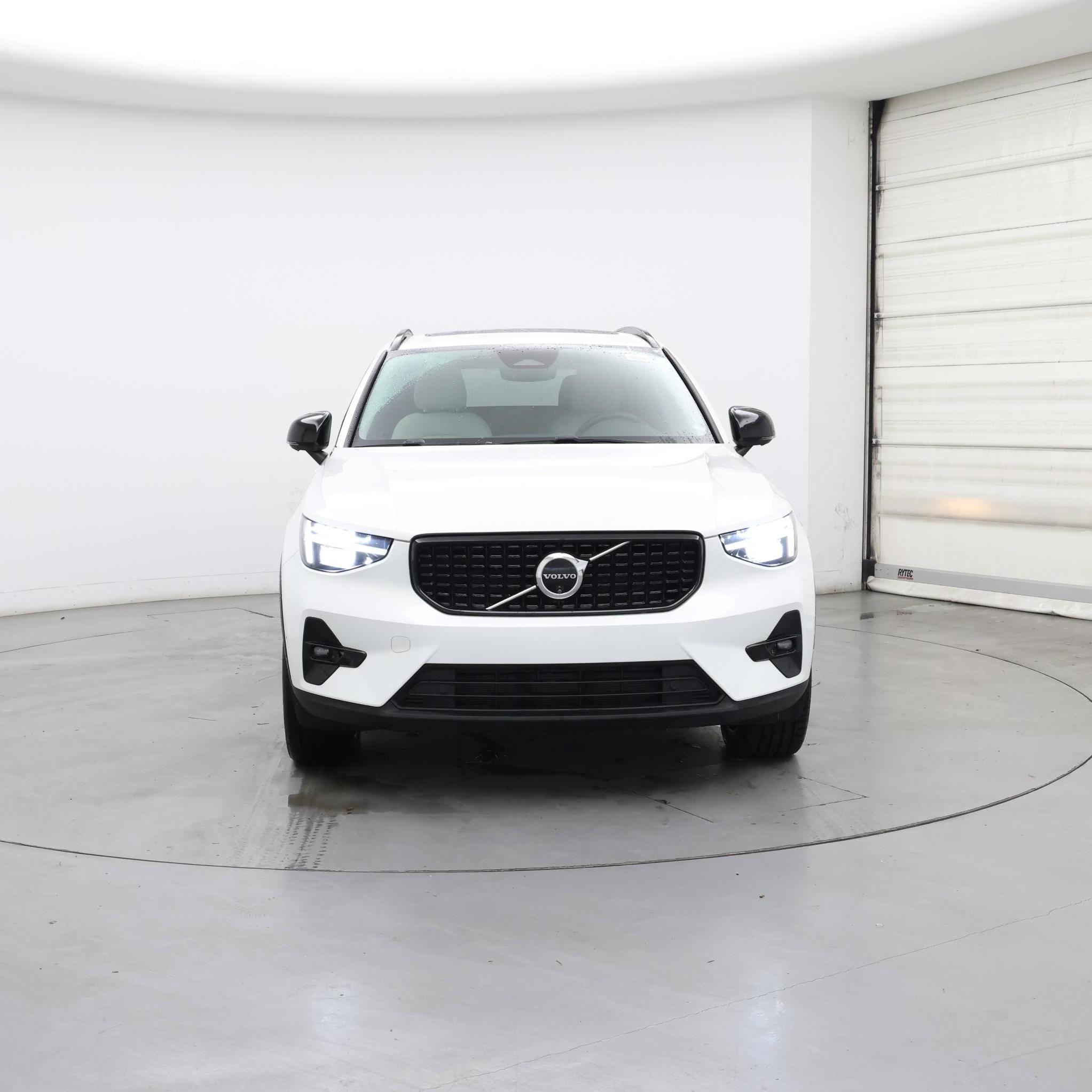 Thumbnail: 2024 Volvo XC40 - 5