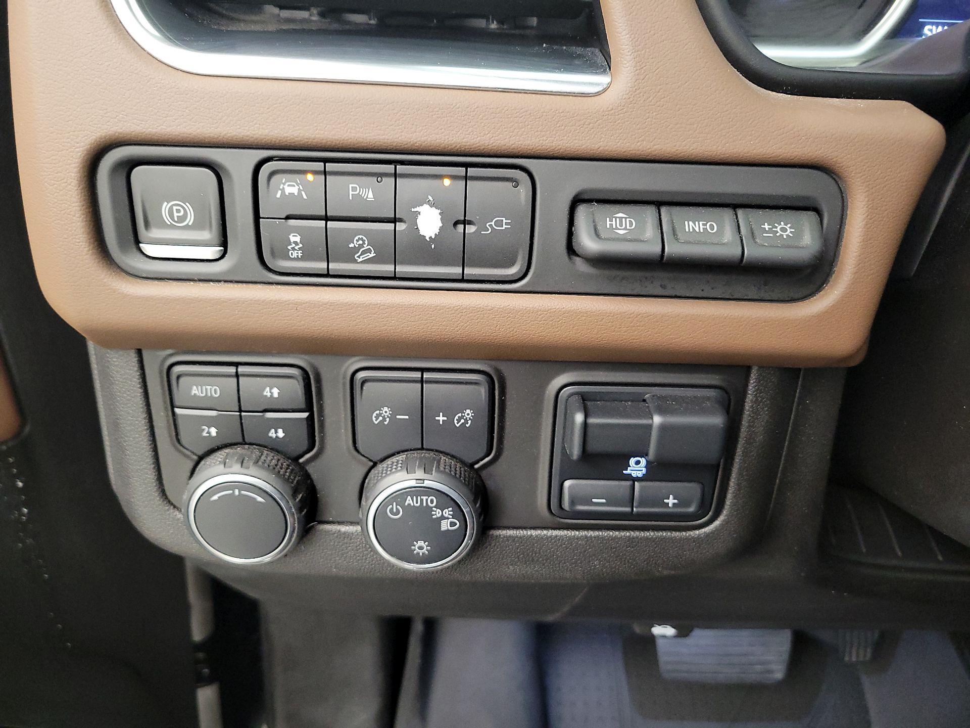 Thumbnail: 2021 Chevrolet Tahoe - 13