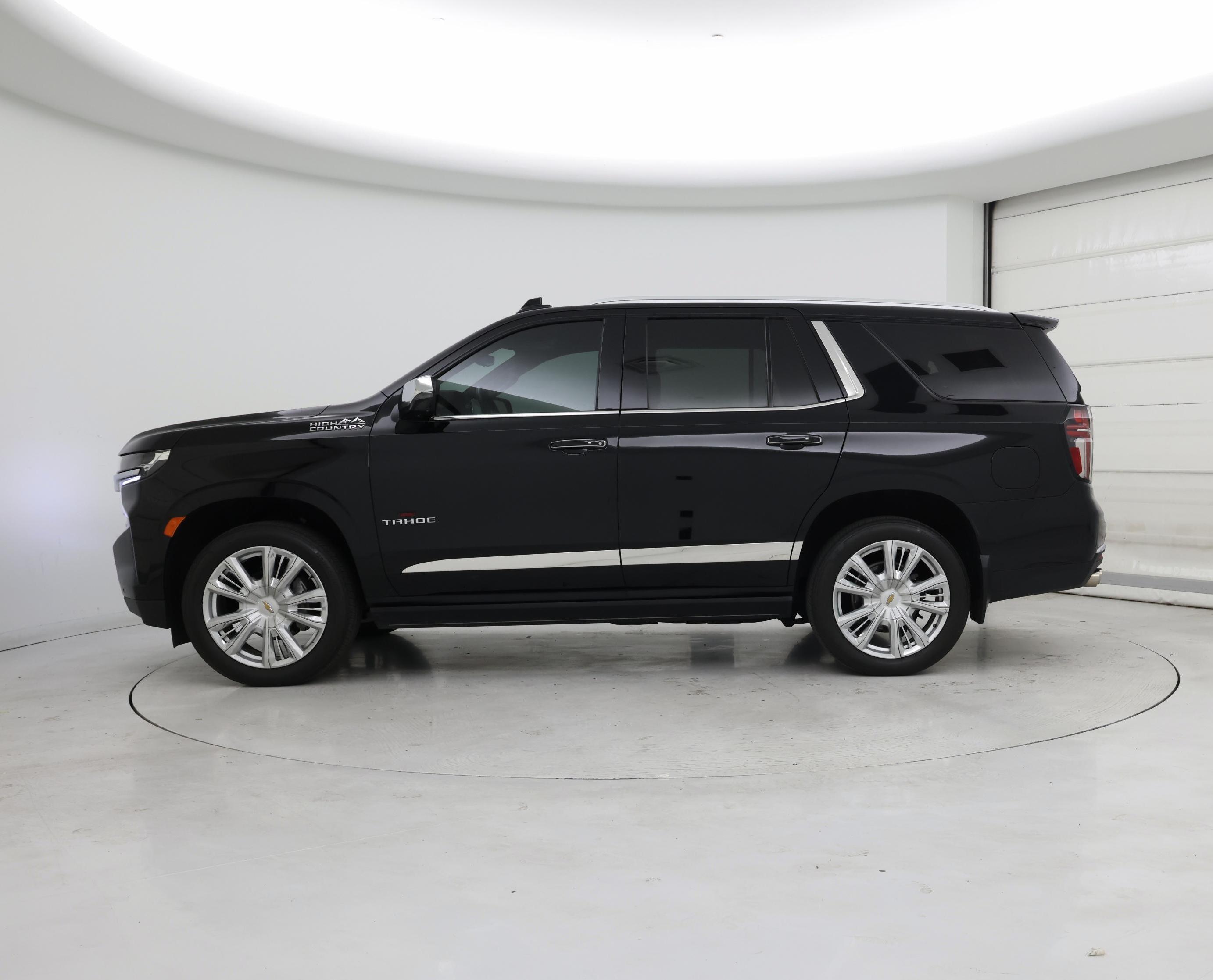 Thumbnail: 2021 Chevrolet Tahoe - 3