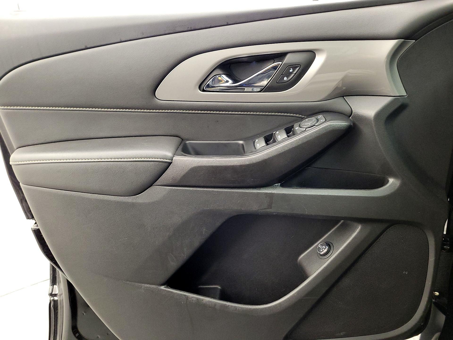 Thumbnail: 2023 Chevrolet Traverse - 12