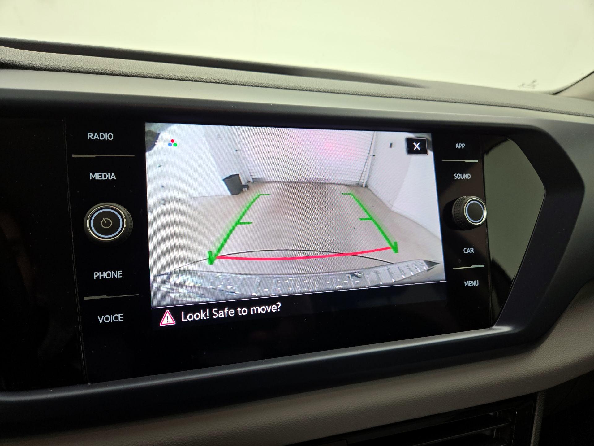 Thumbnail: 2022 Volkswagen Taos - 14