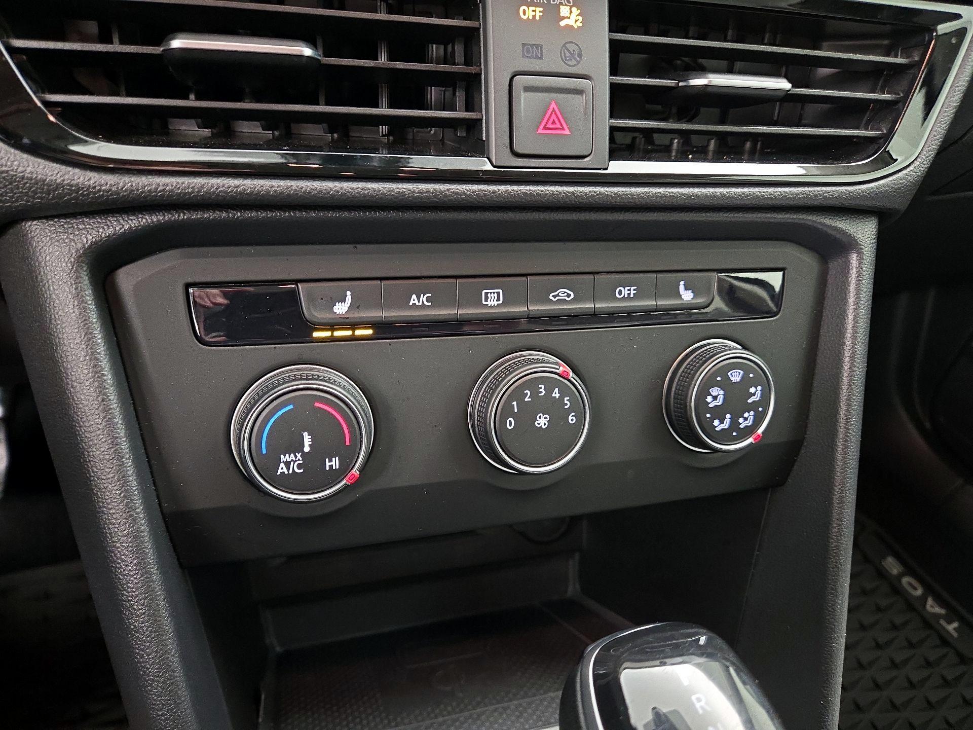 Thumbnail: 2022 Volkswagen Taos - 16