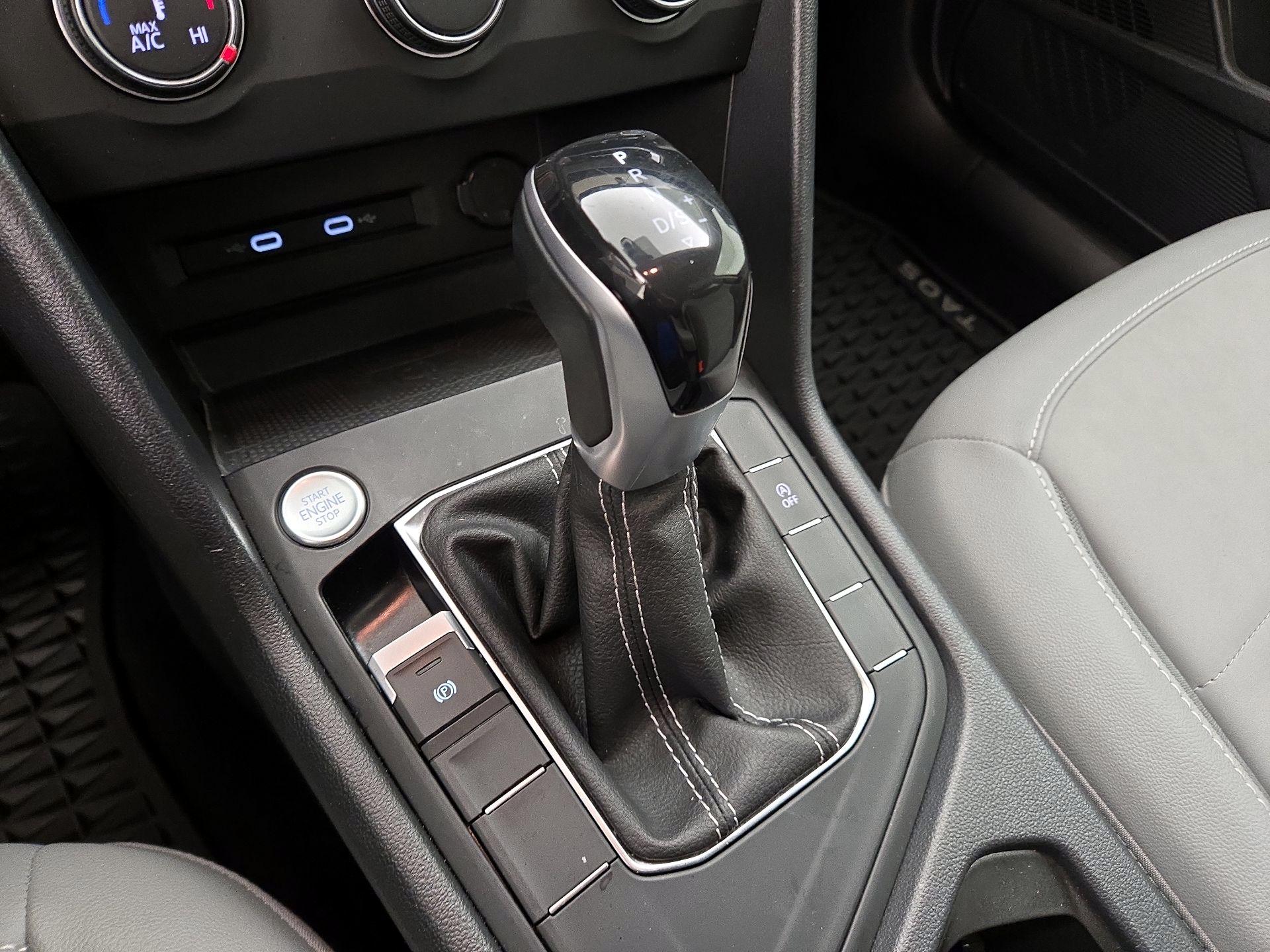 Thumbnail: 2022 Volkswagen Taos - 17