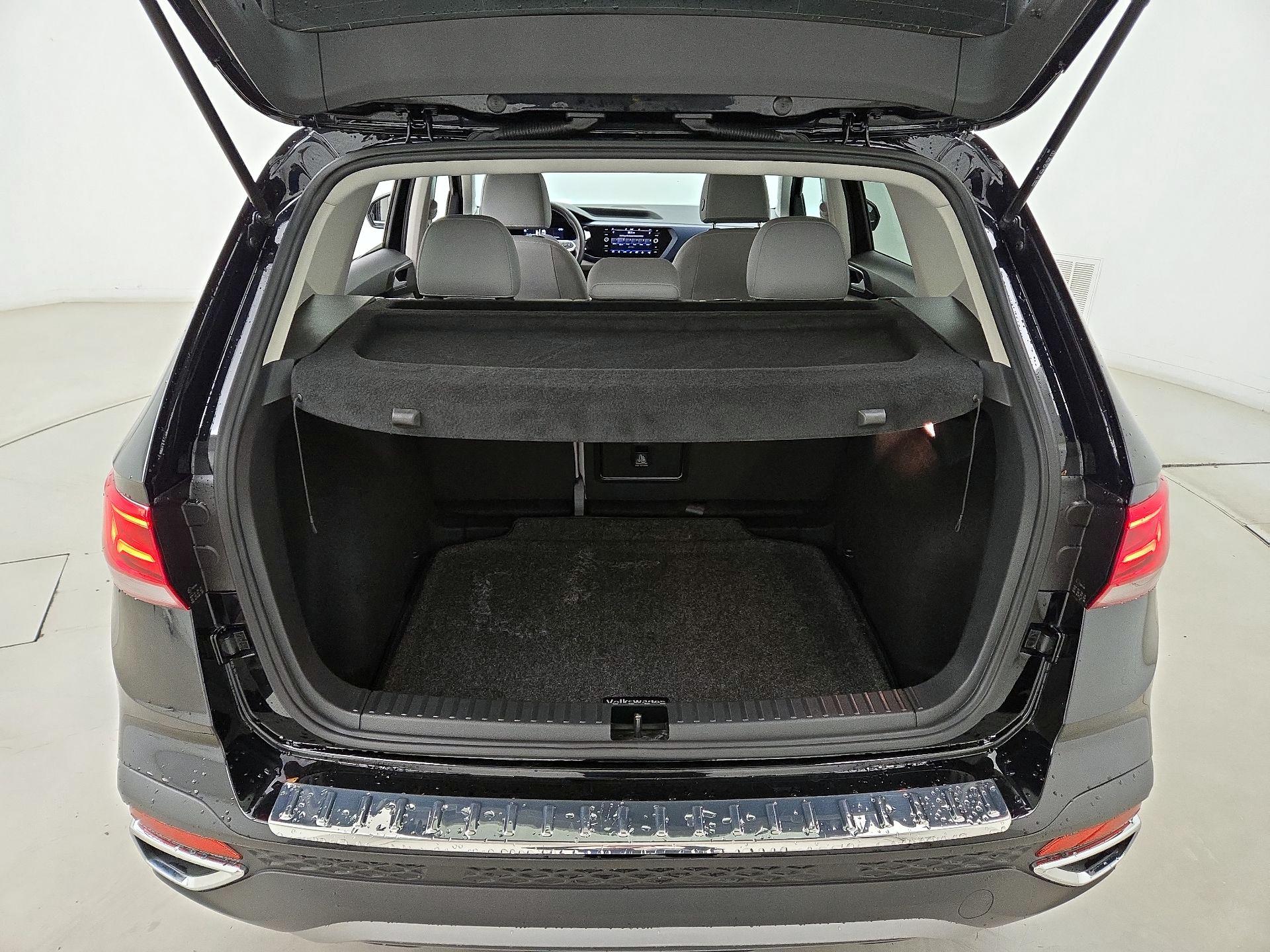 Thumbnail: 2022 Volkswagen Taos - 20