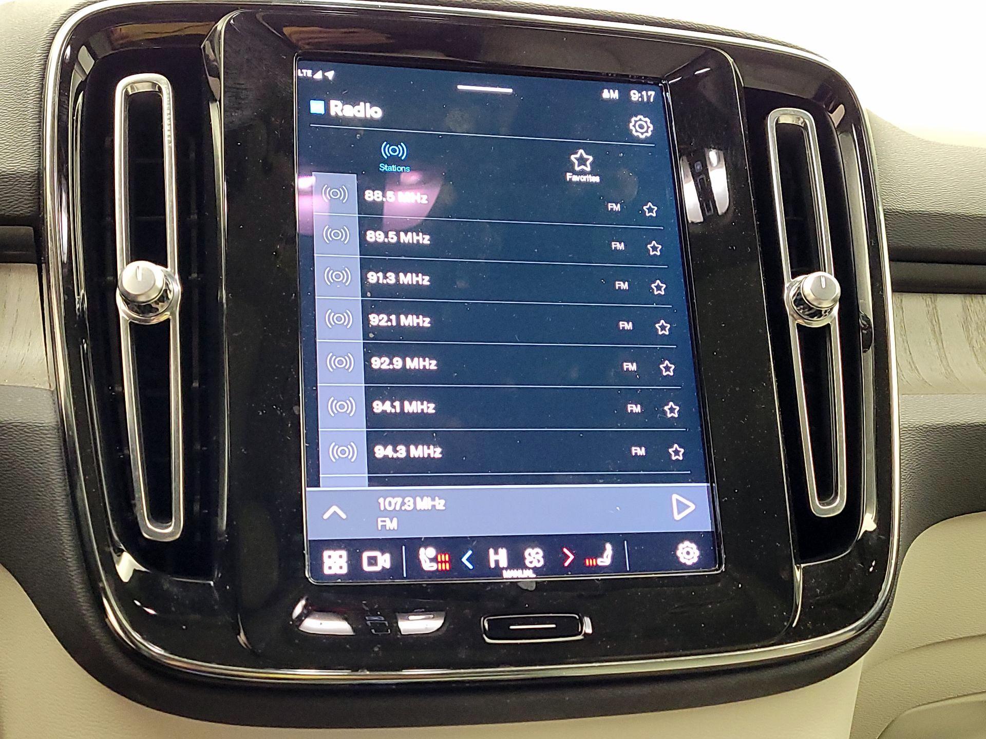 Thumbnail: 2023 Volvo XC40 - 15