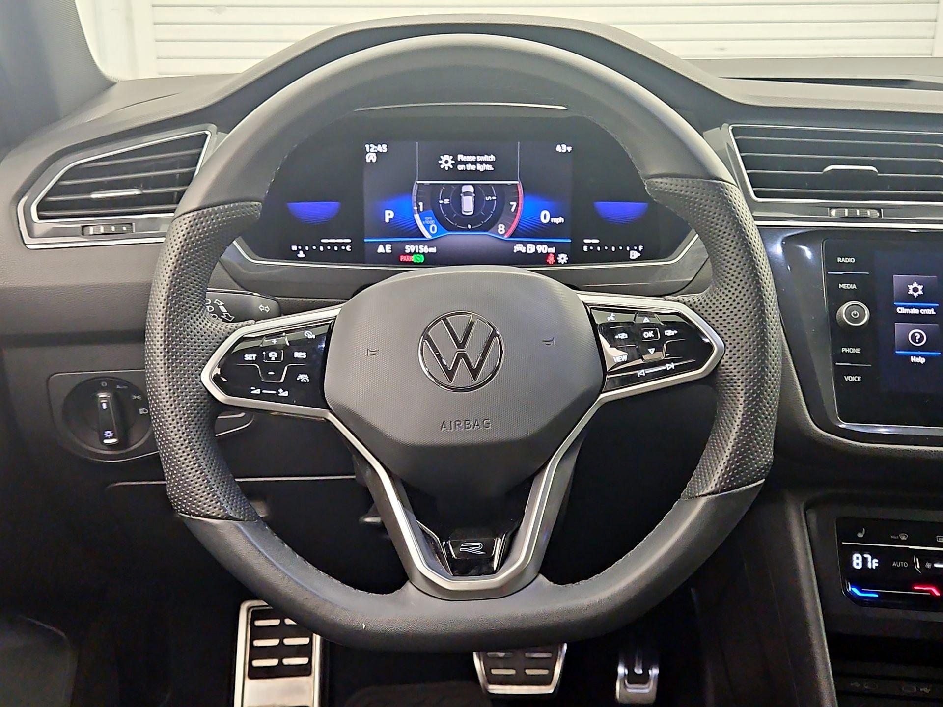 Thumbnail: 2022 Volkswagen Tiguan - 10