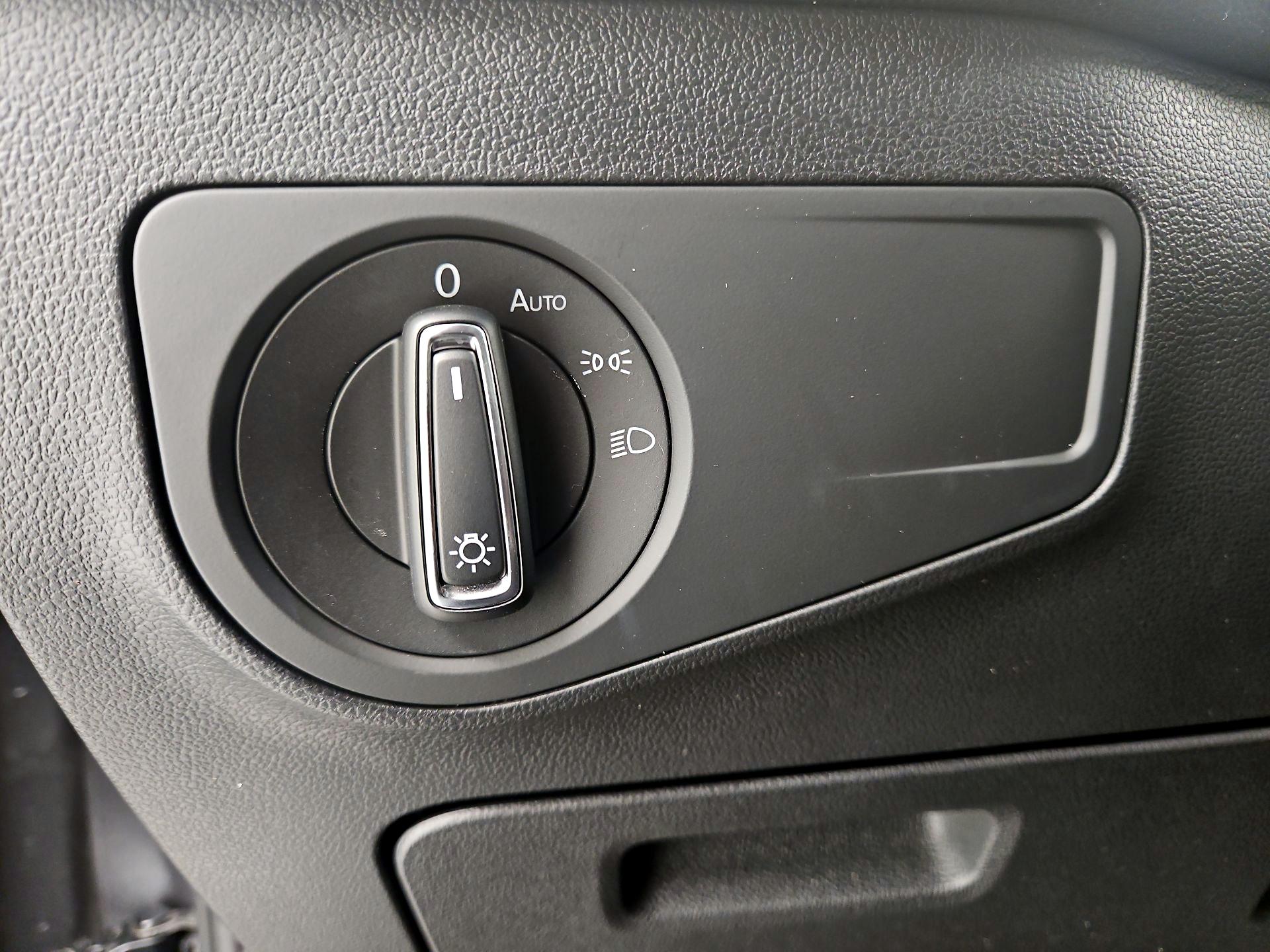 Thumbnail: 2022 Volkswagen Tiguan - 13