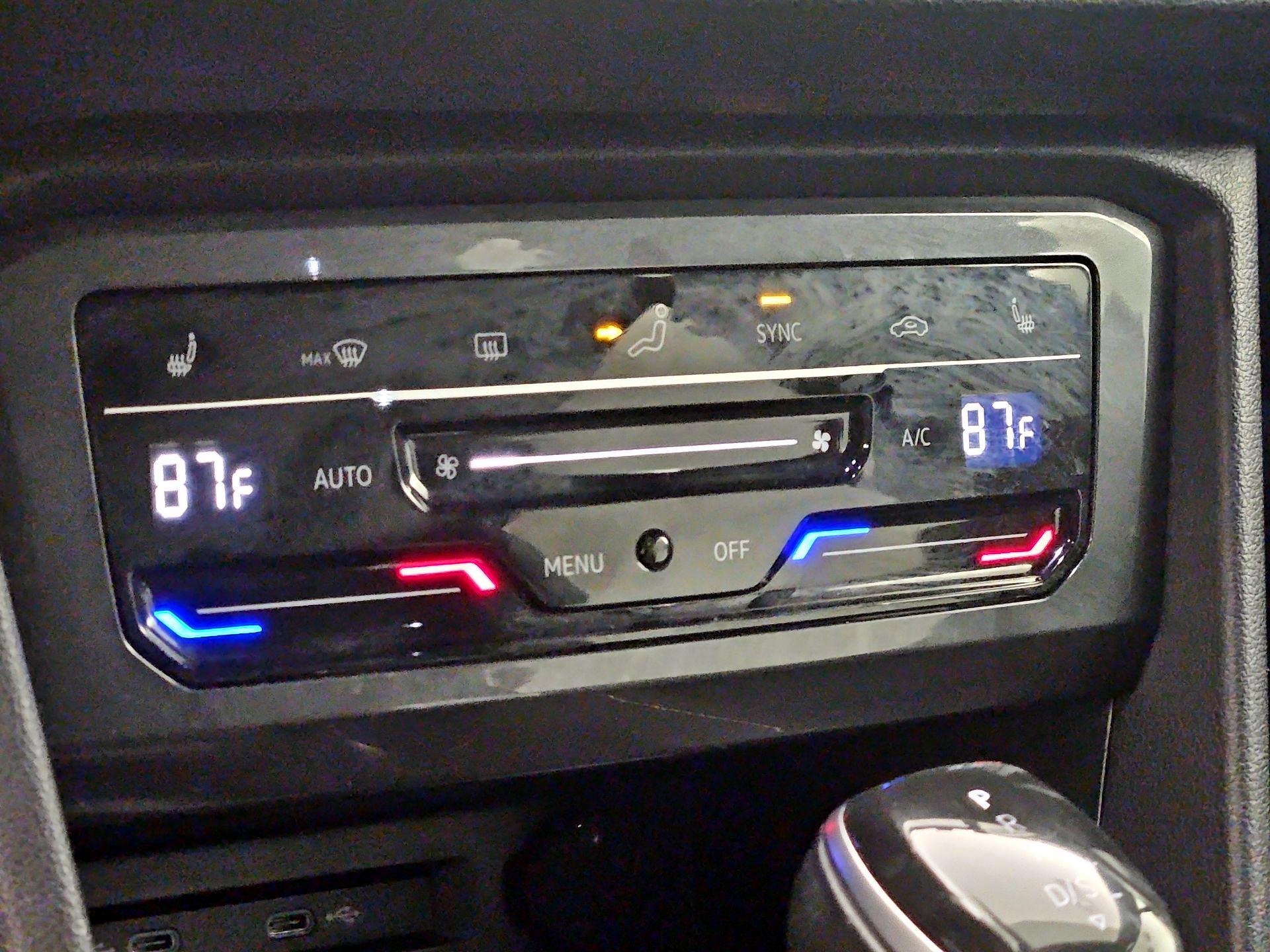 Thumbnail: 2022 Volkswagen Tiguan - 16