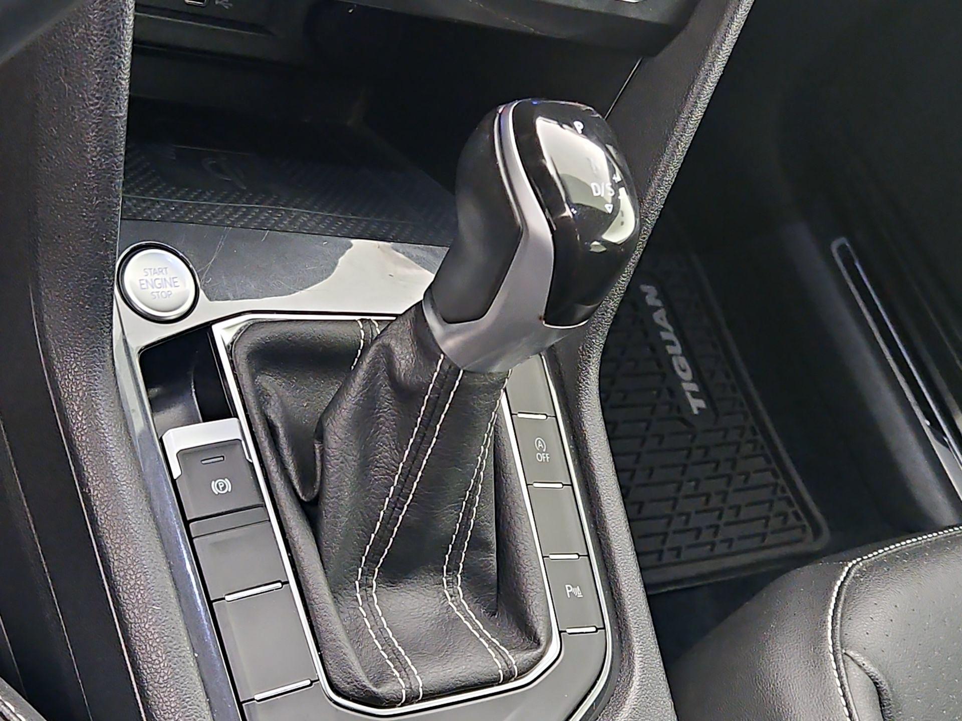 Thumbnail: 2022 Volkswagen Tiguan - 17