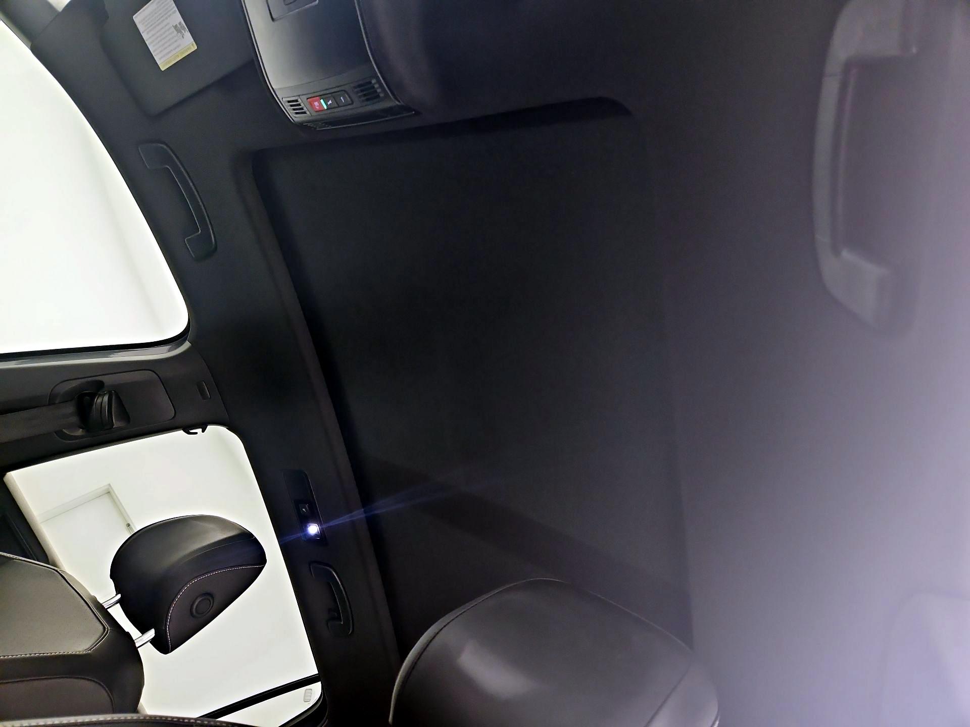 Thumbnail: 2022 Volkswagen Tiguan - 19