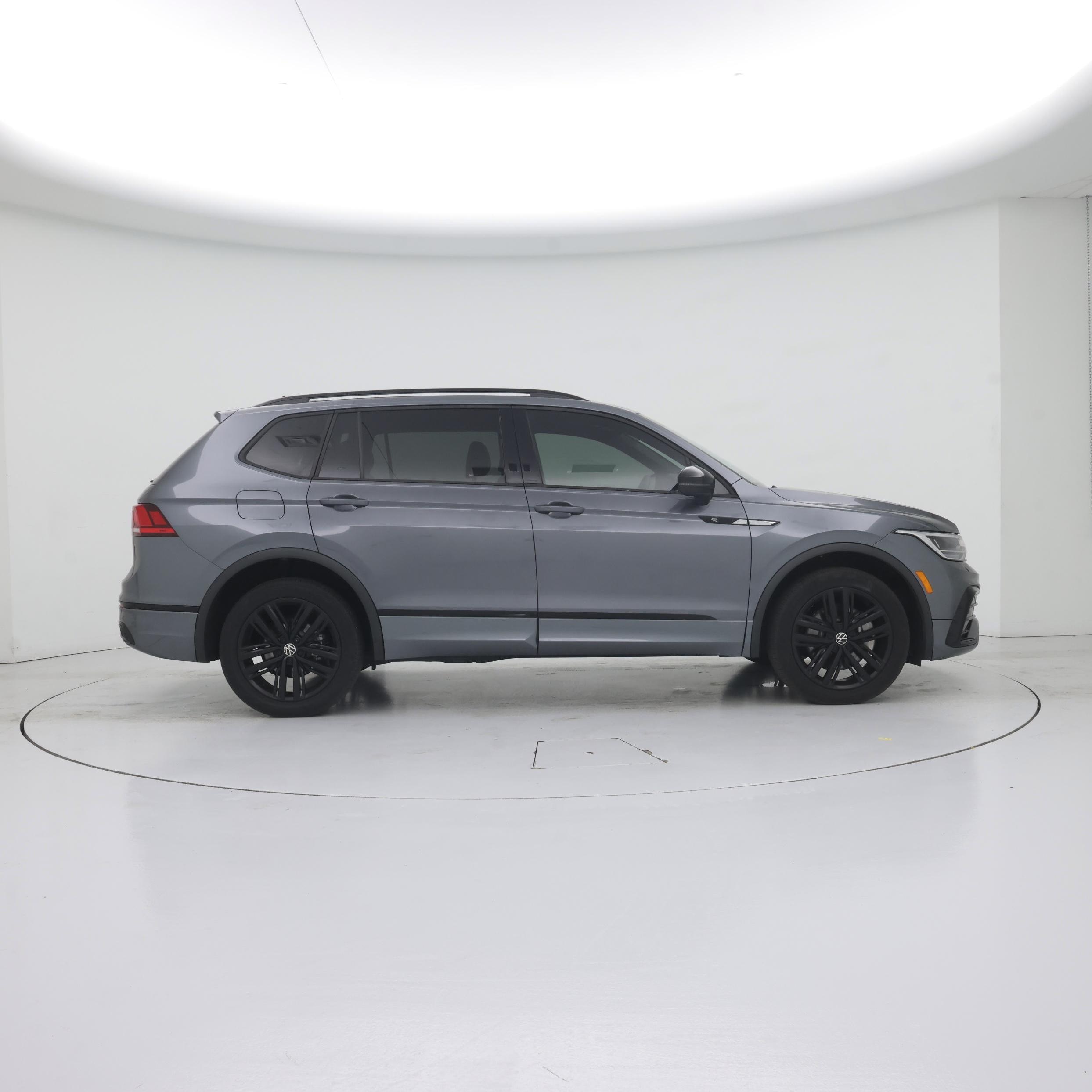 Thumbnail: 2022 Volkswagen Tiguan - 7