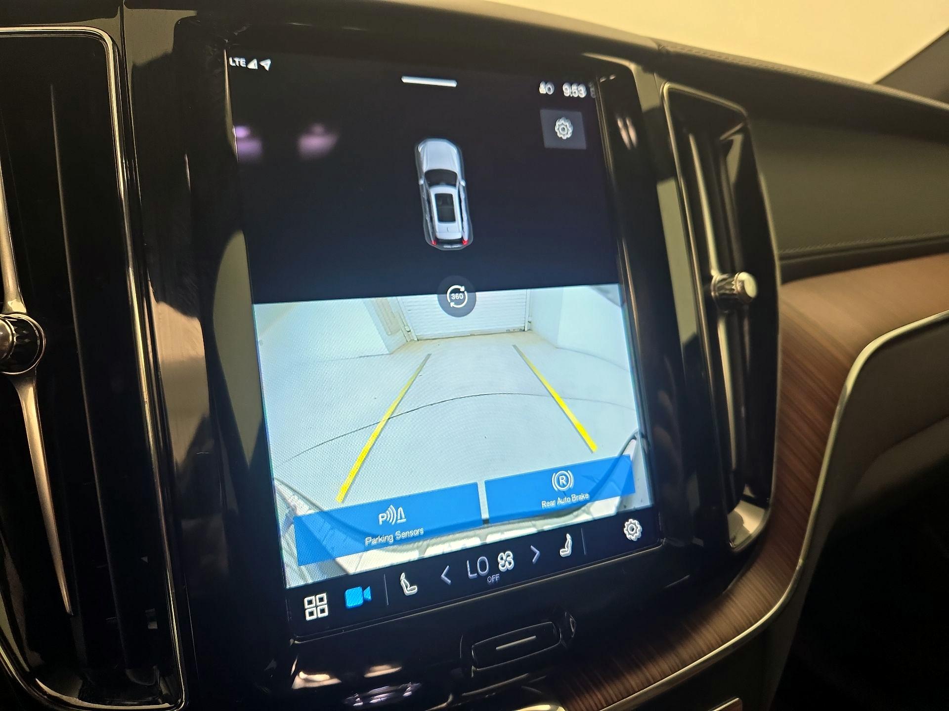 Thumbnail: 2023 Volvo XC60 - 15