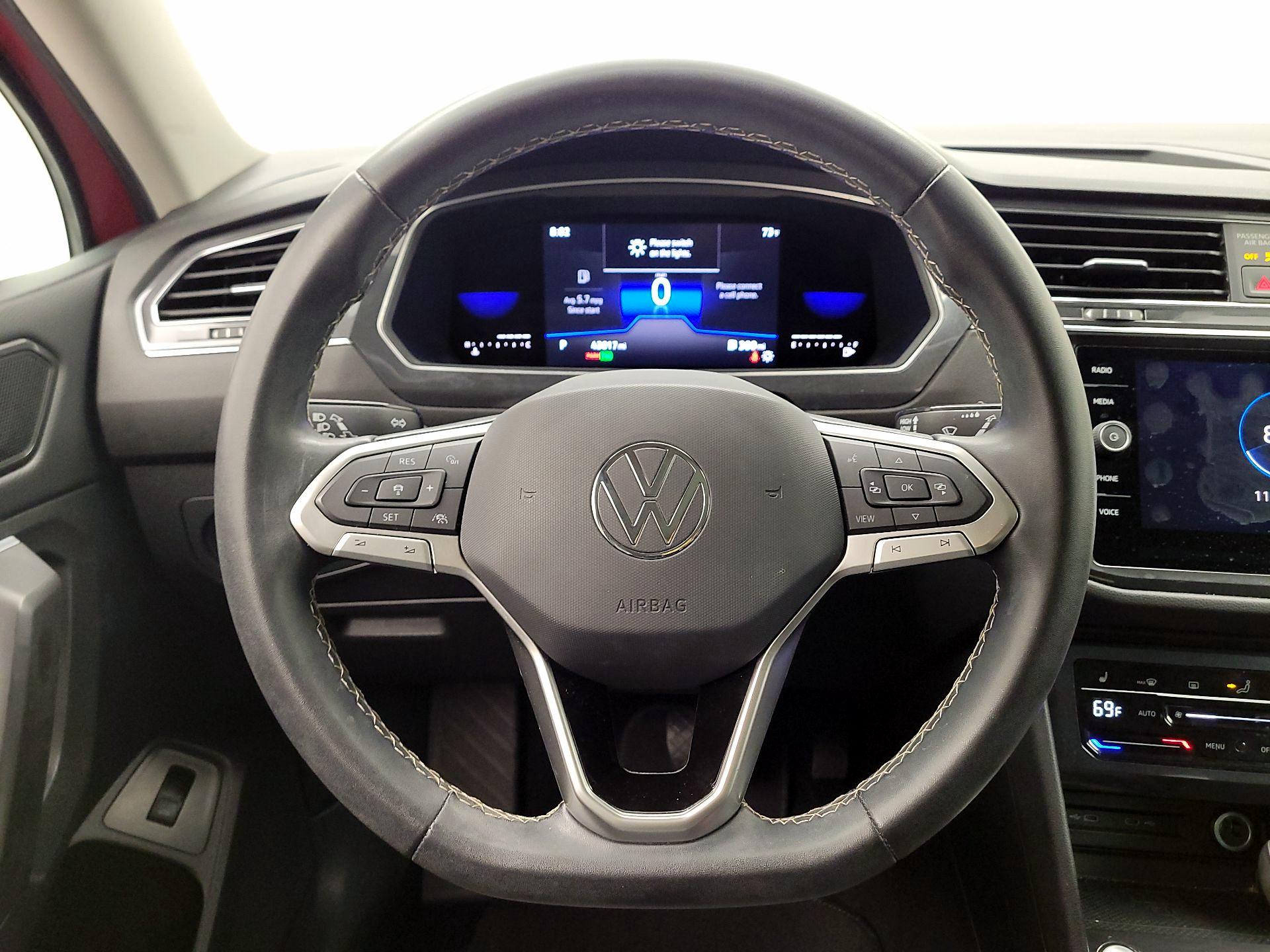 Thumbnail: 2022 Volkswagen Tiguan - 10