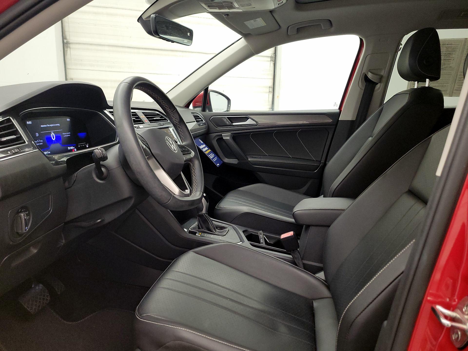Thumbnail: 2022 Volkswagen Tiguan - 11
