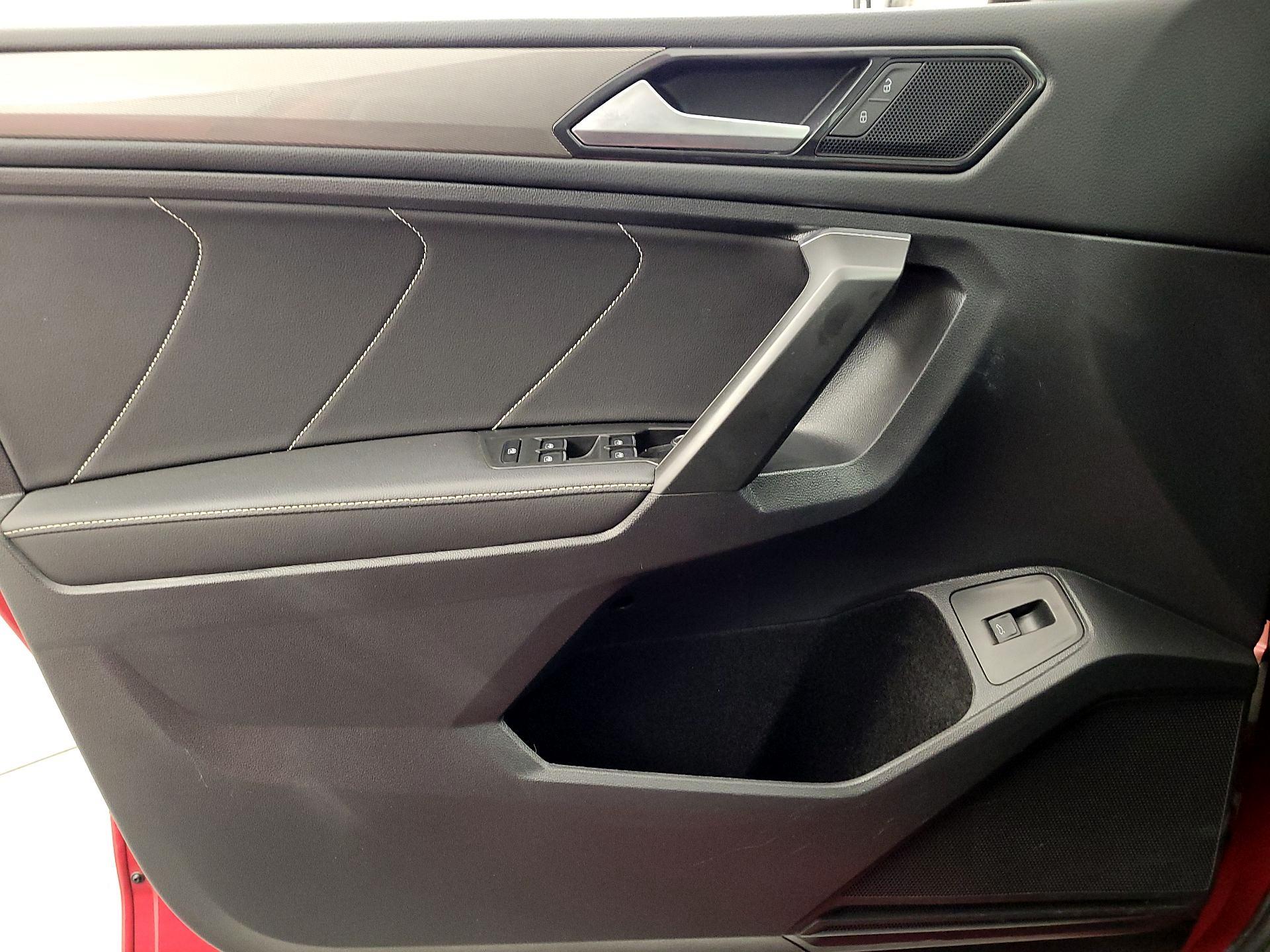 Thumbnail: 2022 Volkswagen Tiguan - 12