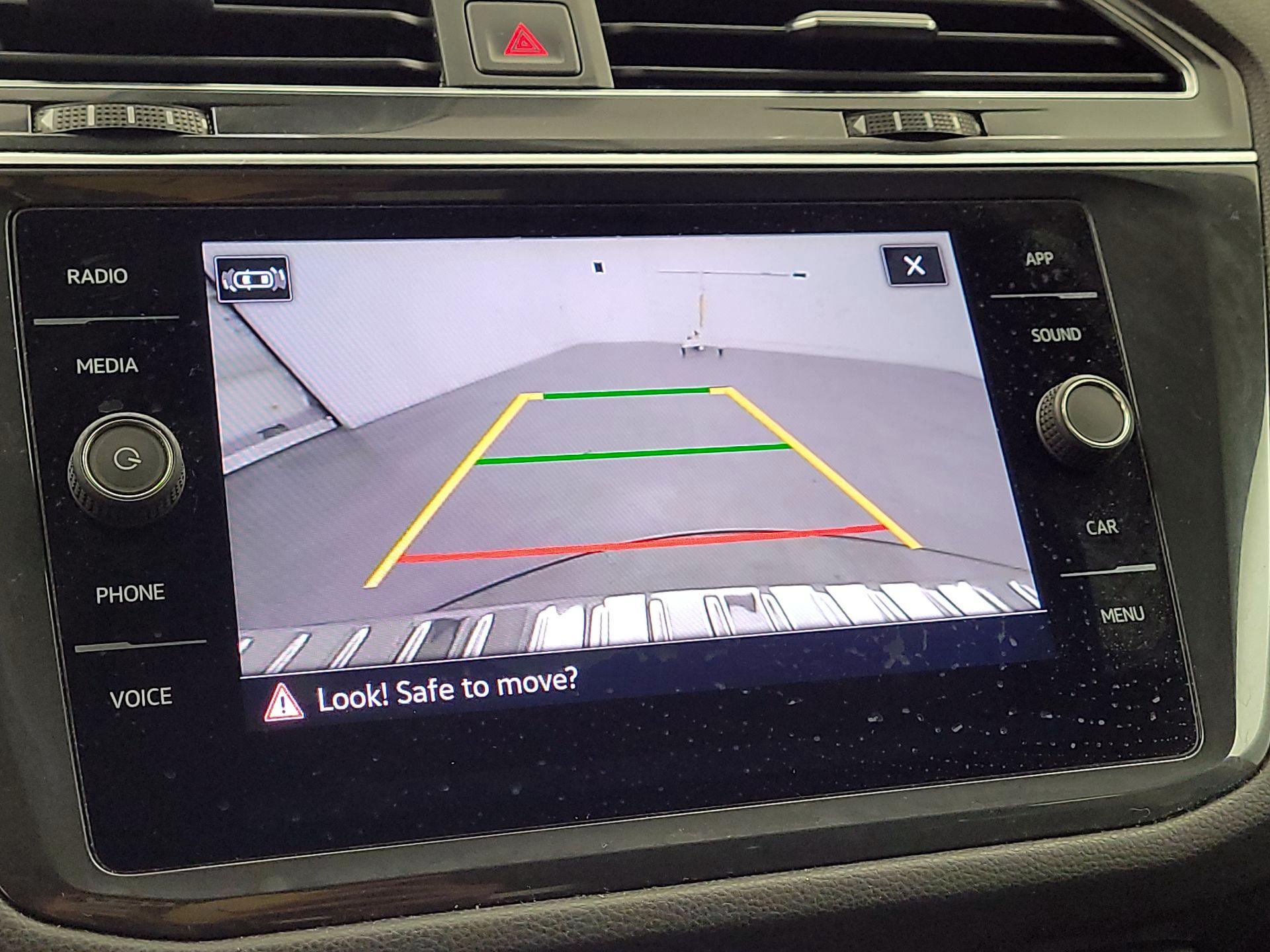 Thumbnail: 2022 Volkswagen Tiguan - 14