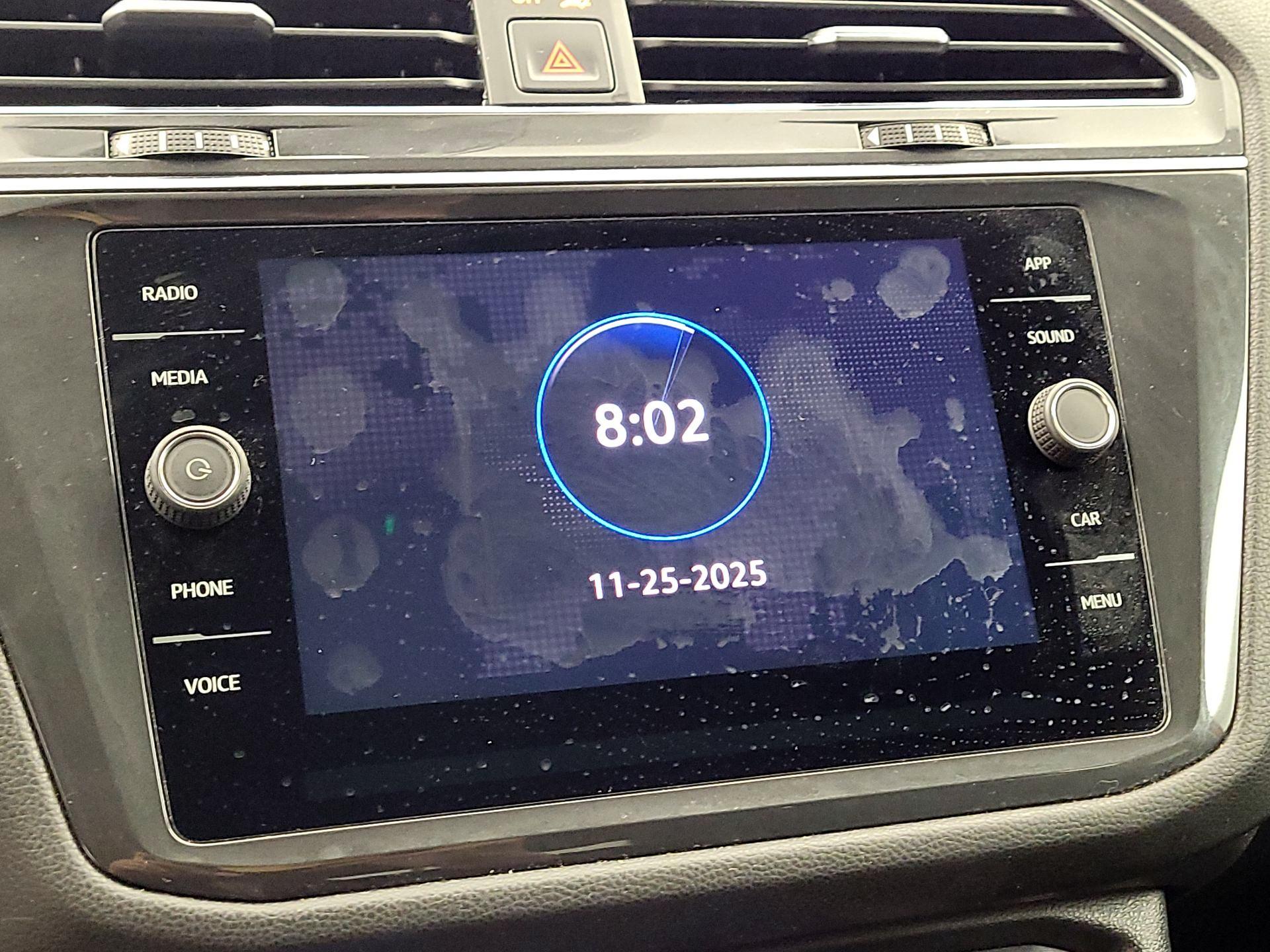 Thumbnail: 2022 Volkswagen Tiguan - 15