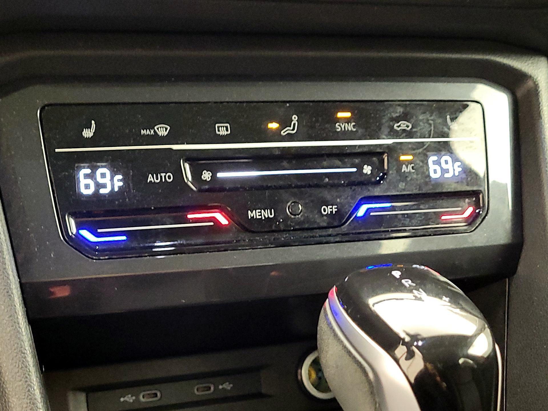 Thumbnail: 2022 Volkswagen Tiguan - 16