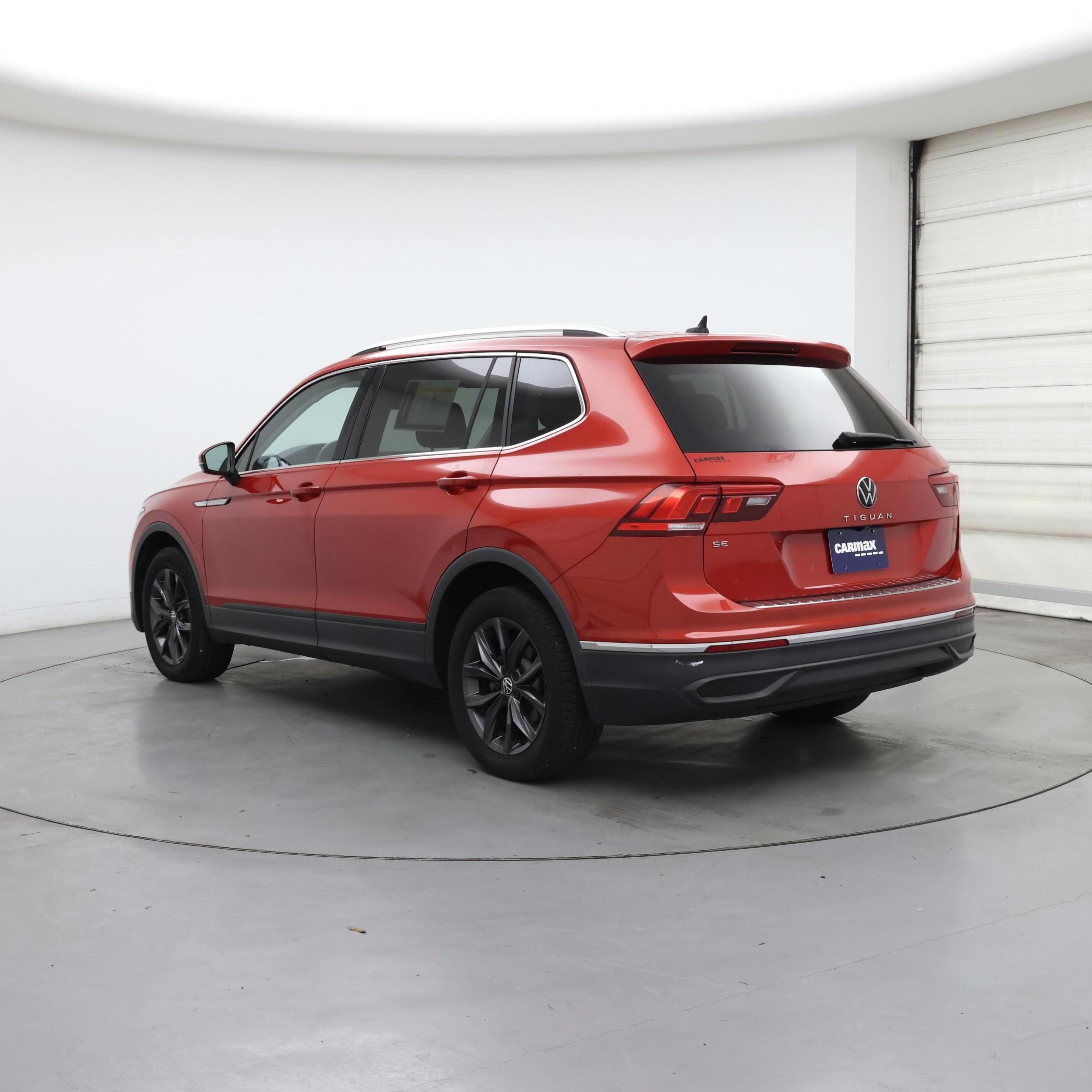 Thumbnail: 2022 Volkswagen Tiguan - 2