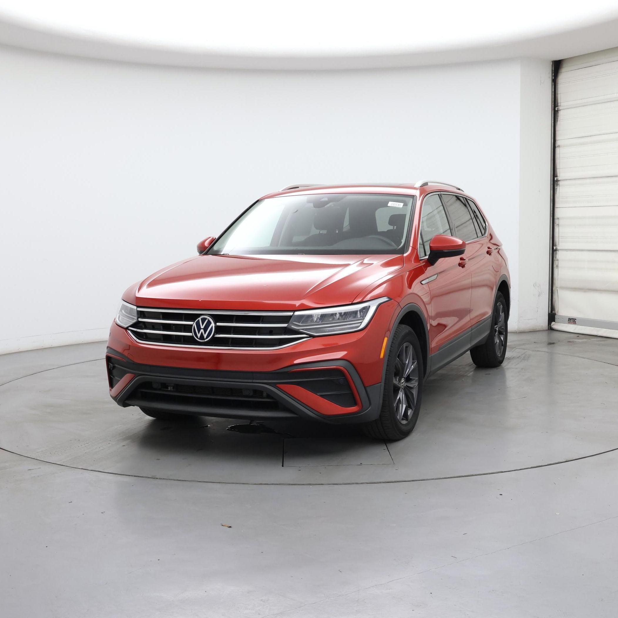 Thumbnail: 2022 Volkswagen Tiguan - 4