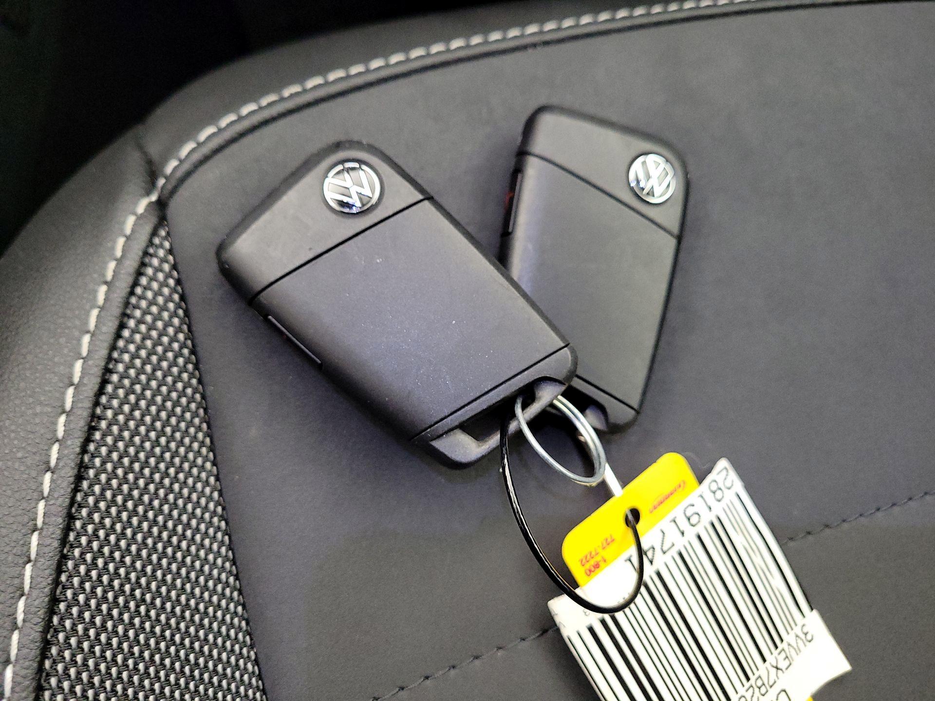 Thumbnail: 2023 Volkswagen Taos - 18