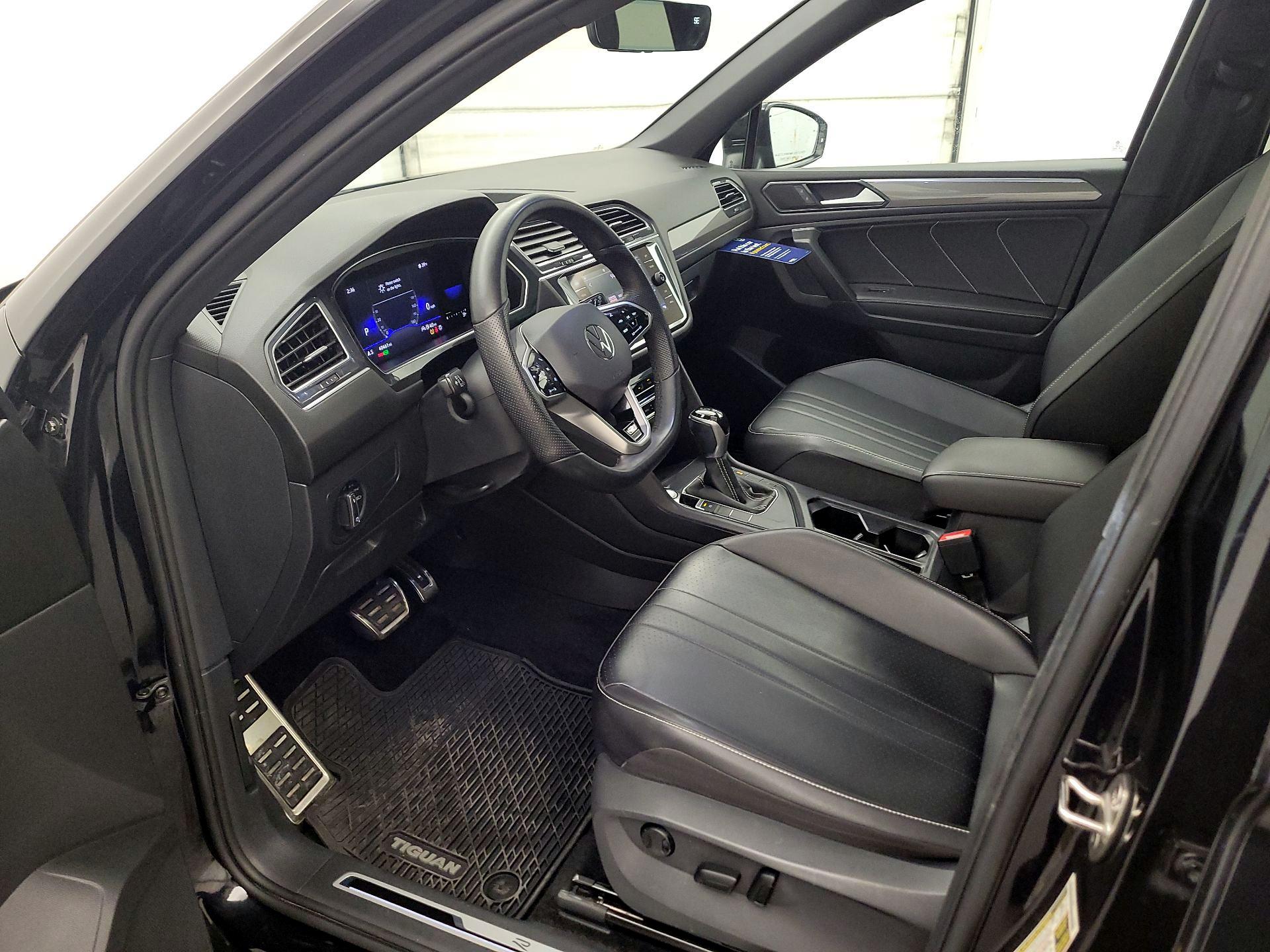 Thumbnail: 2022 Volkswagen Tiguan - 11