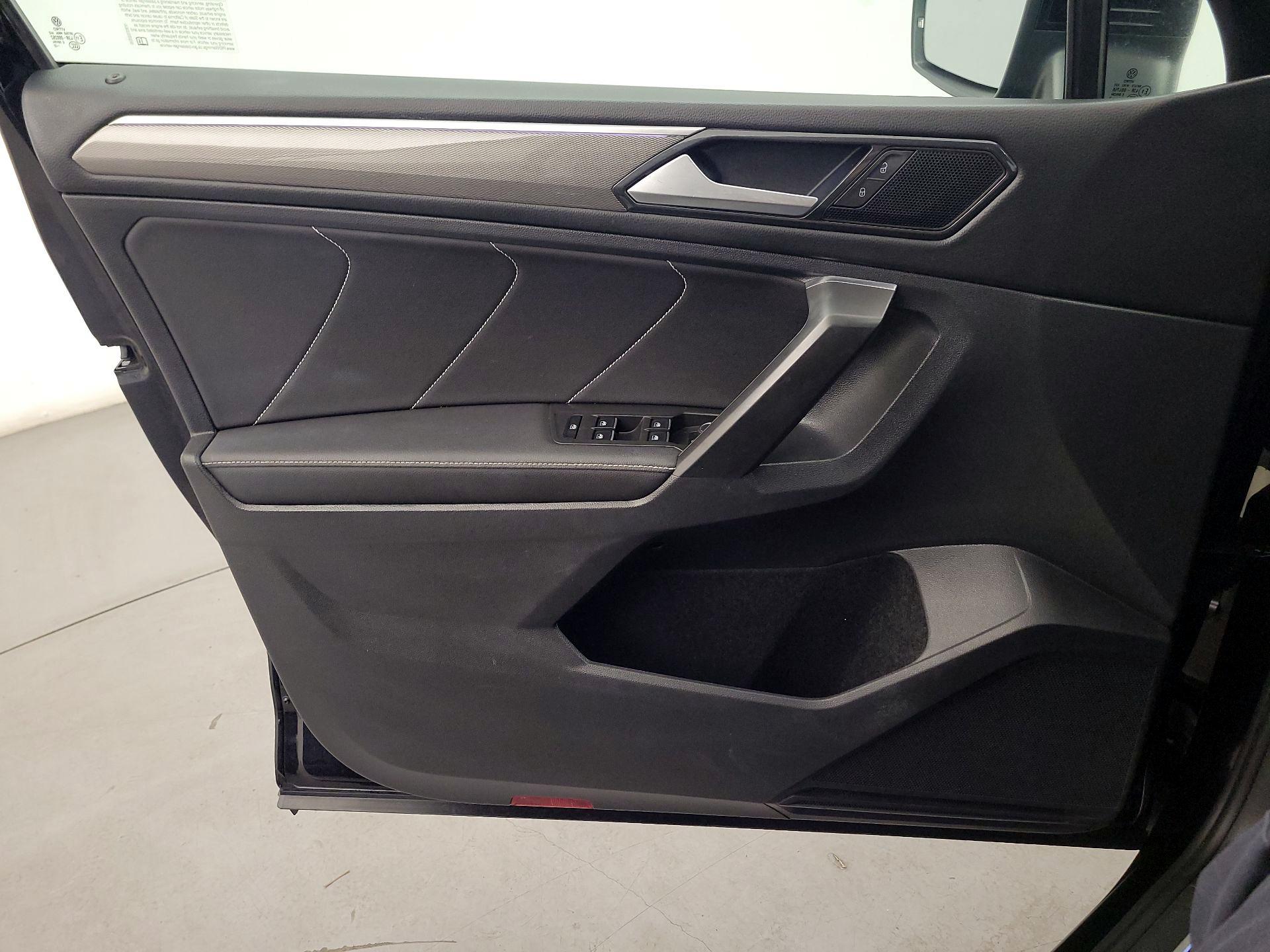 Thumbnail: 2022 Volkswagen Tiguan - 12