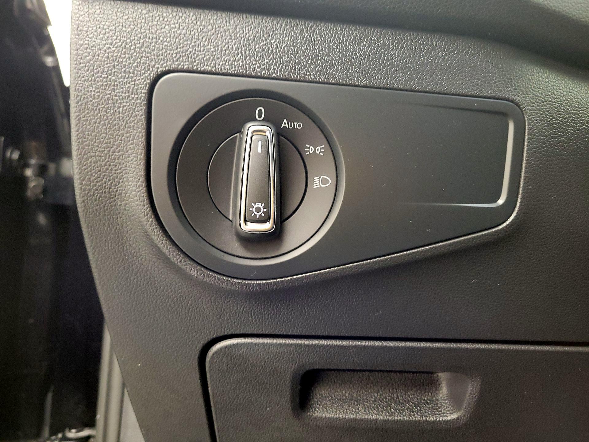 Thumbnail: 2022 Volkswagen Tiguan - 13