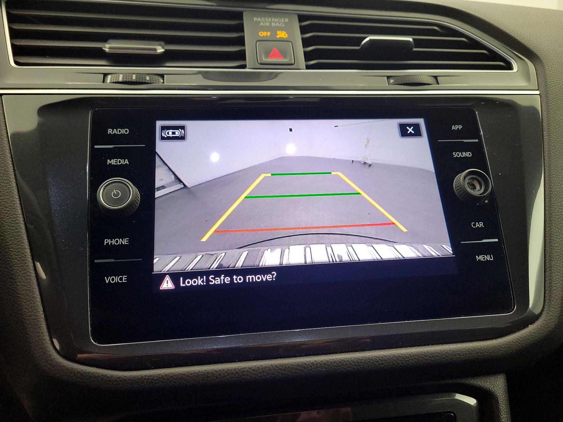 Thumbnail: 2022 Volkswagen Tiguan - 14