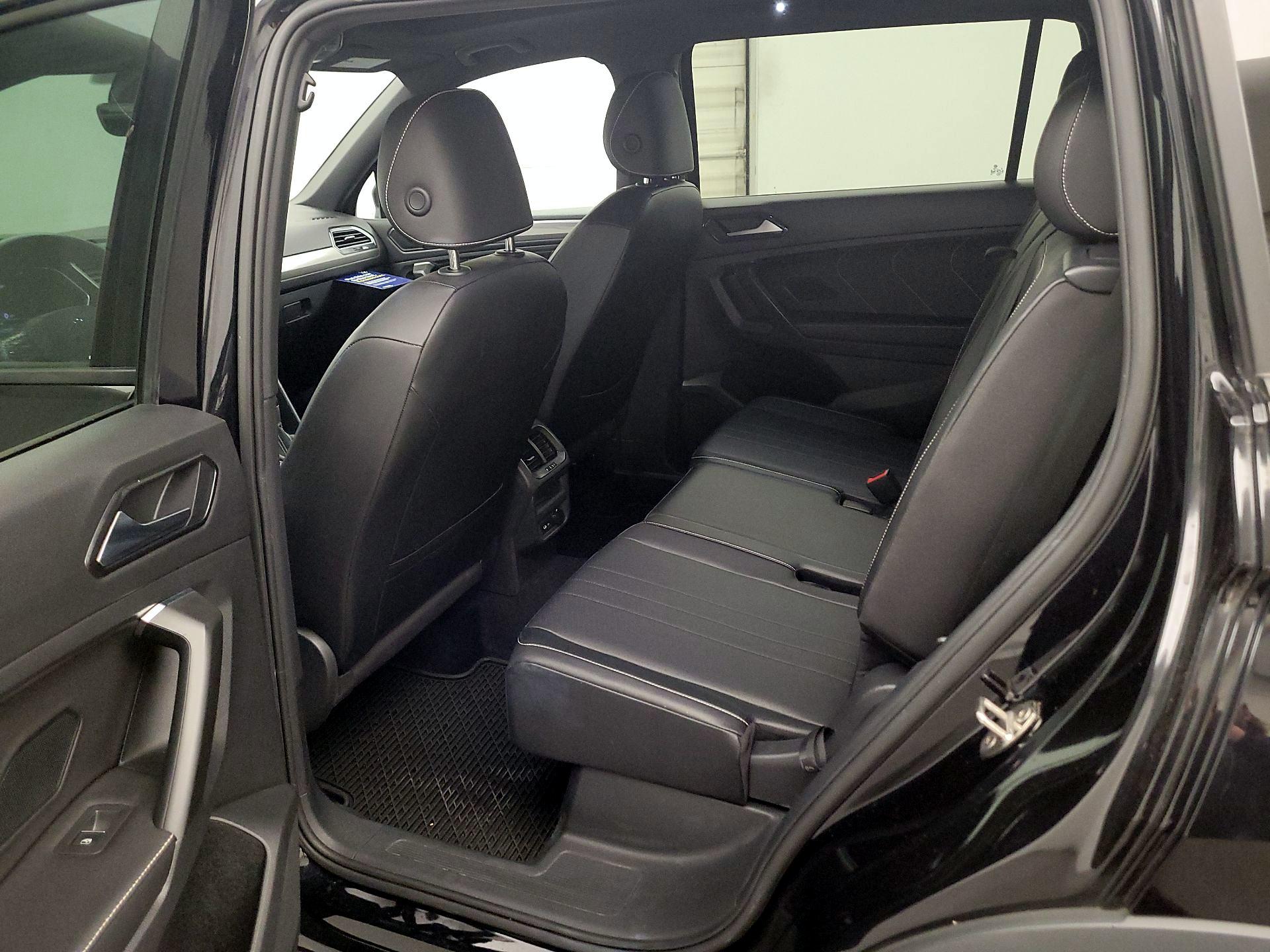 Thumbnail: 2022 Volkswagen Tiguan - 19